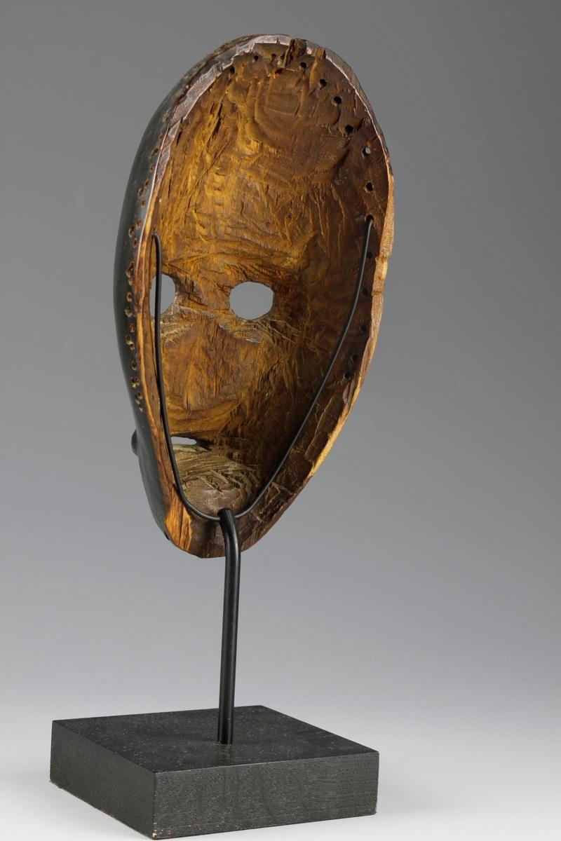Mid-Twentieth Century 'Zakpai' Mask  In Good Condition For Sale In London, GB