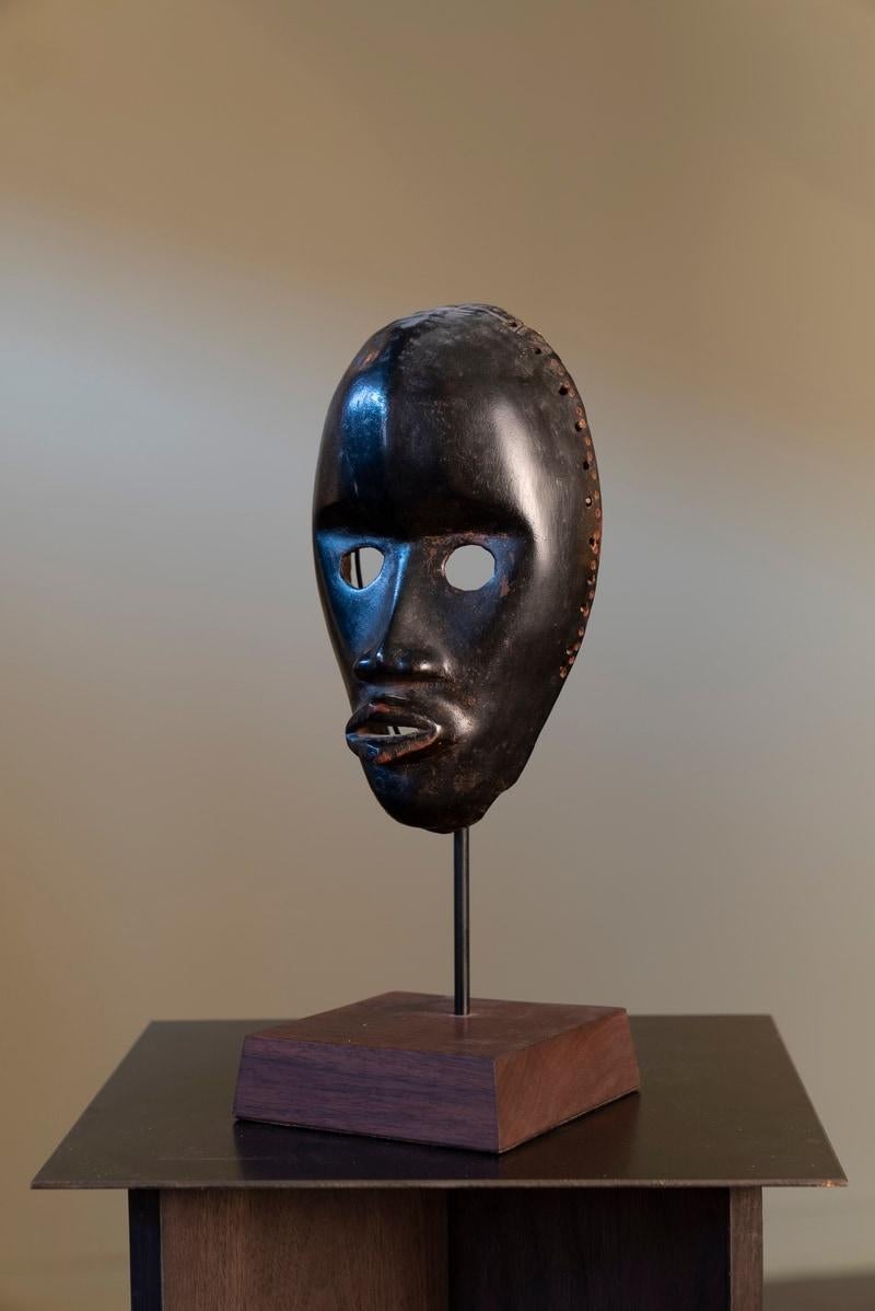 Mid-Twentieth Century 'Zakpai' Mask  For Sale 1