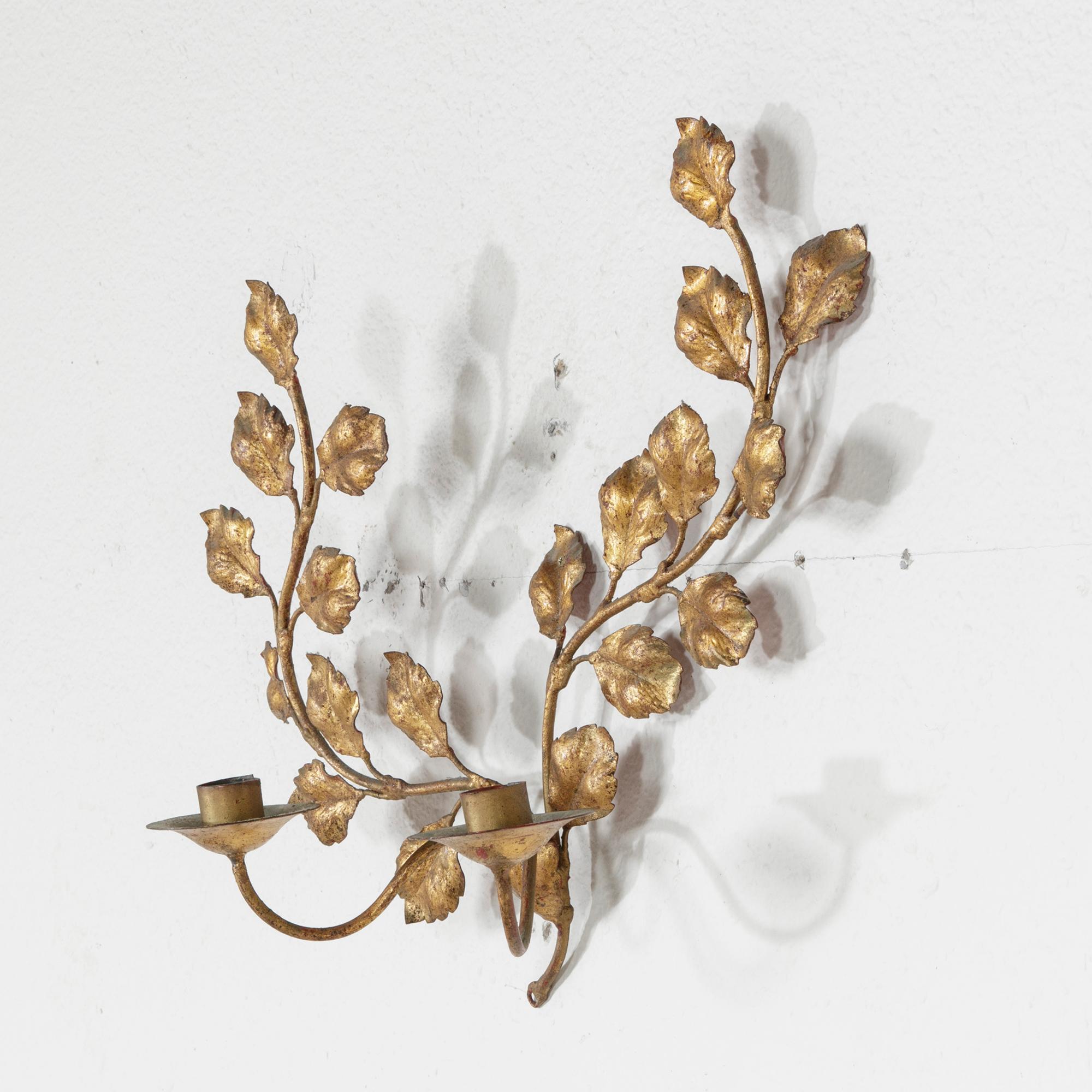Mid-Twentieth Century French Gilt Metal Wall Sconce for Two Candles In Good Condition For Sale In Fayetteville, AR