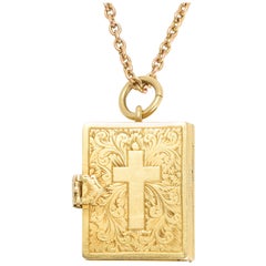 Antique Mid-Victoriana 15 Karat Gold Bible Locket