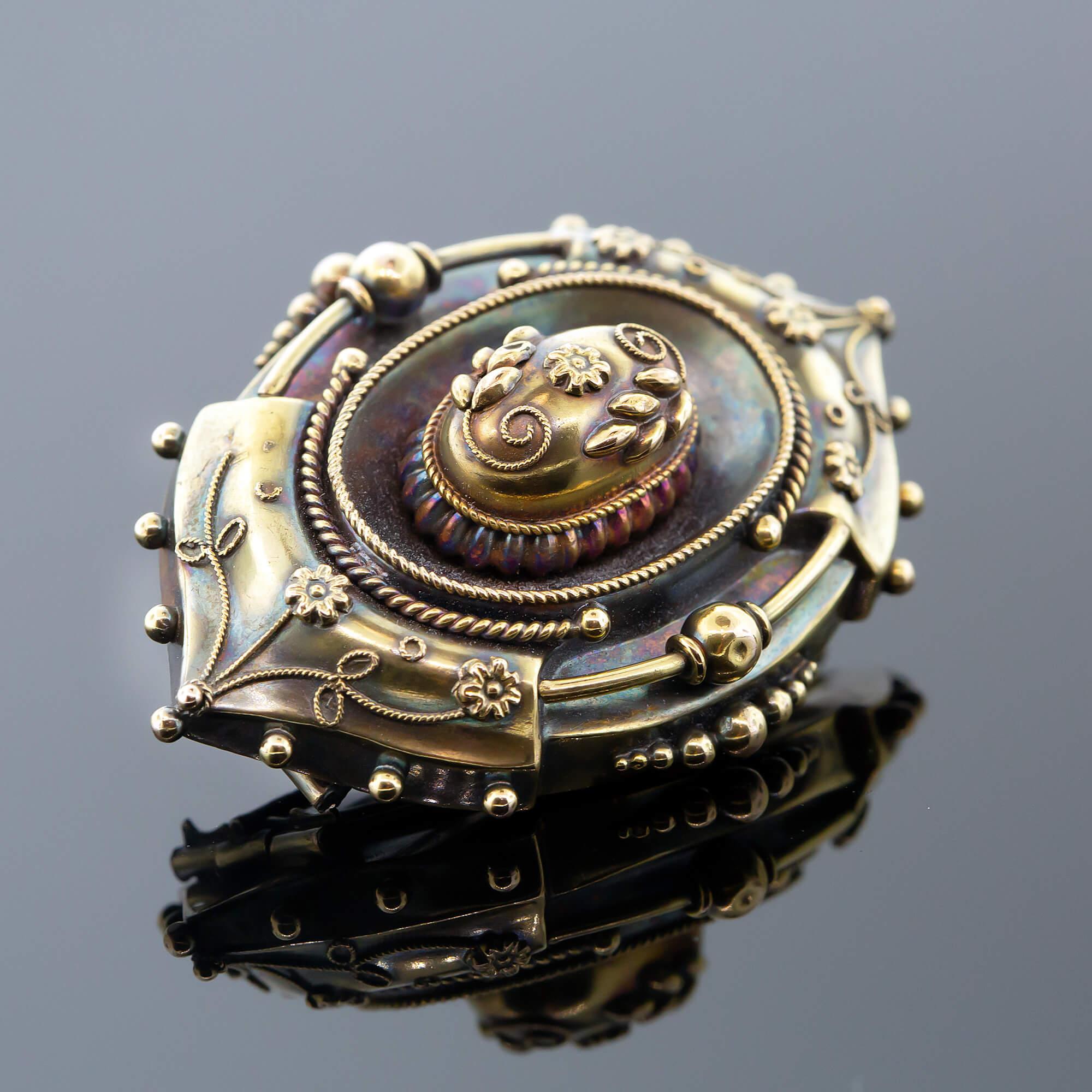 Mid-Victorian 15k Yellow Gold Brooch with Locket Circa 1870s For Sale 1