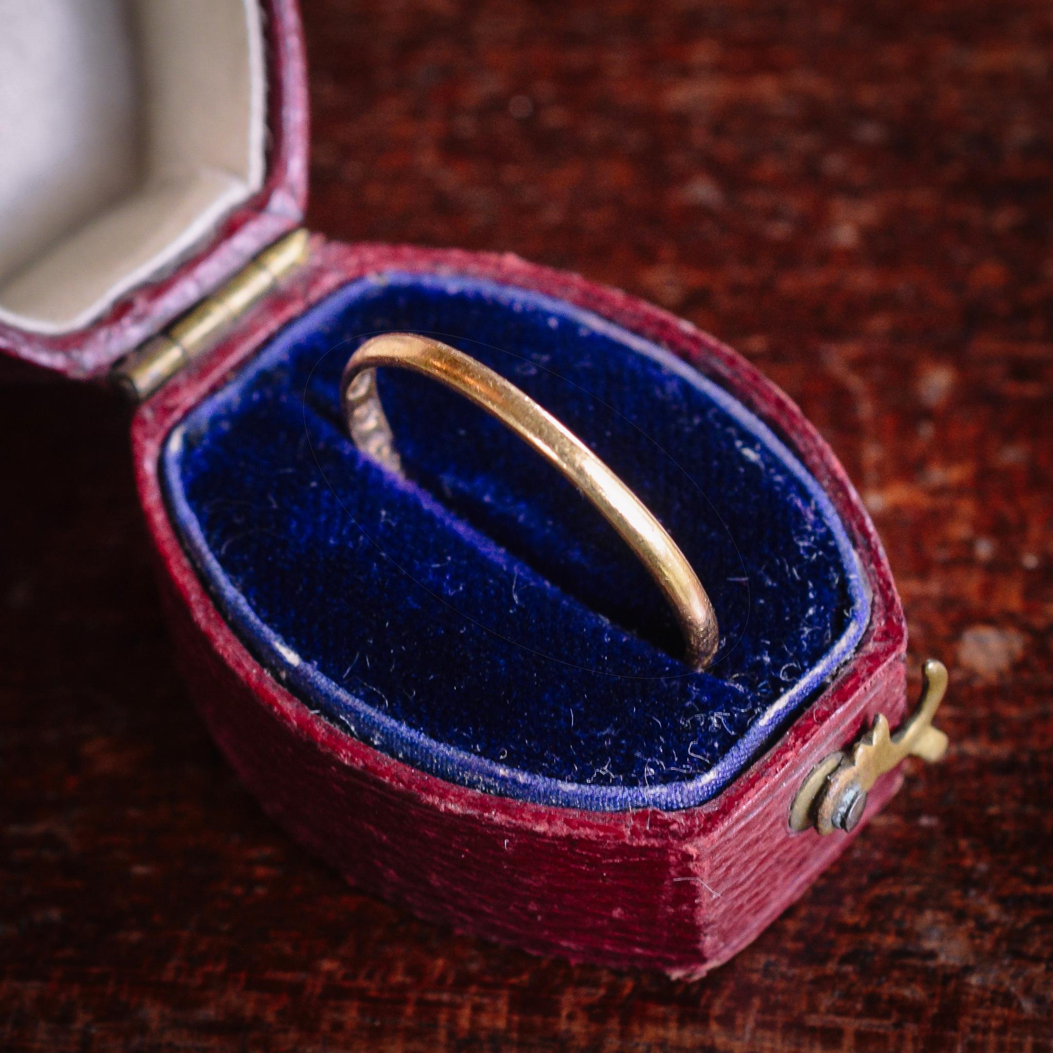 Mid-Victorian 22 Karat Gold Wedding Band For Sale 1