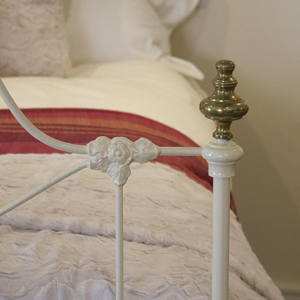 Cast Mid-Victorian Bed in Cream