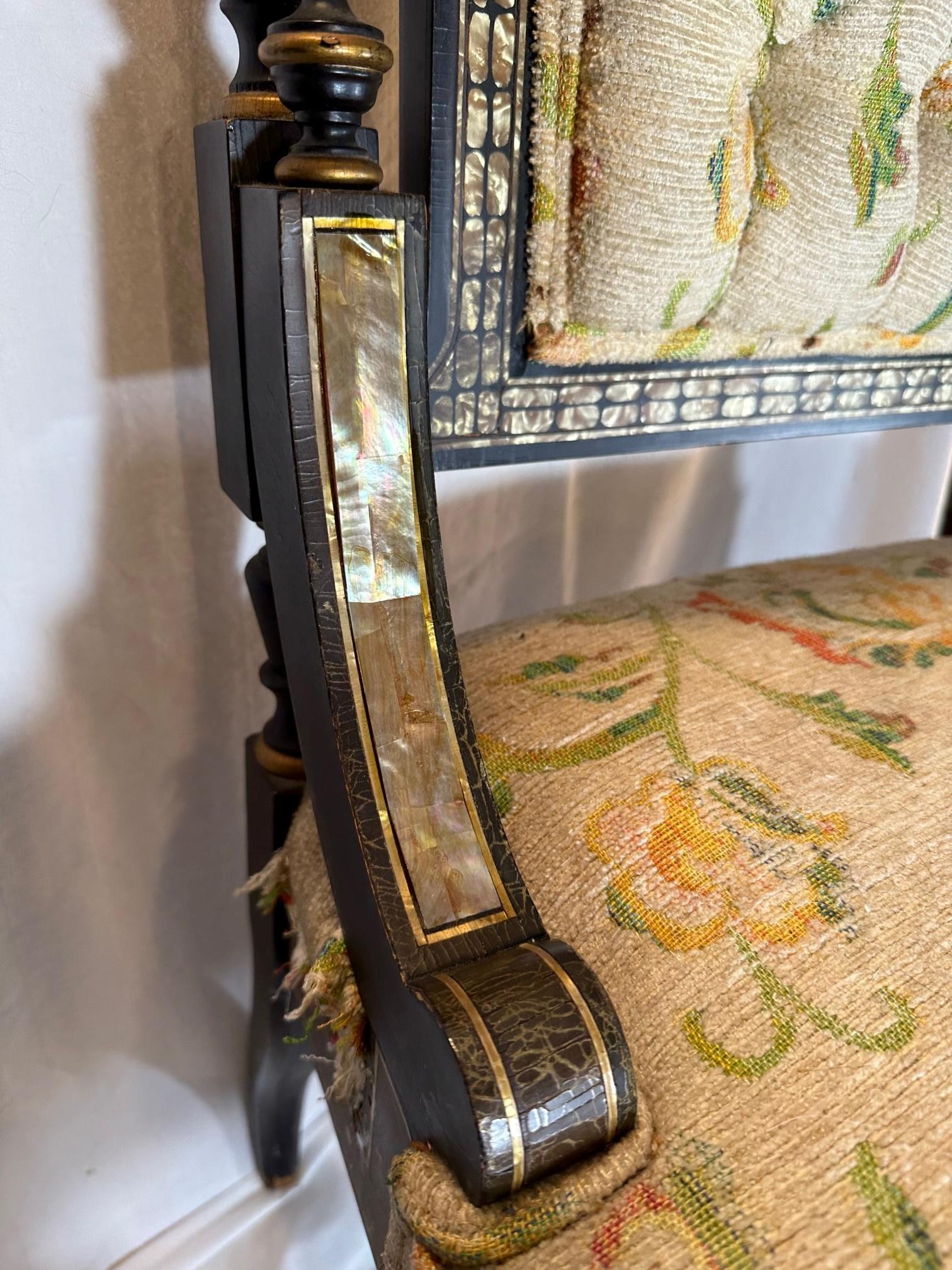 Mid Victorian Ebonized Stuhl mit Perlmutt-Inlay. im Angebot 2
