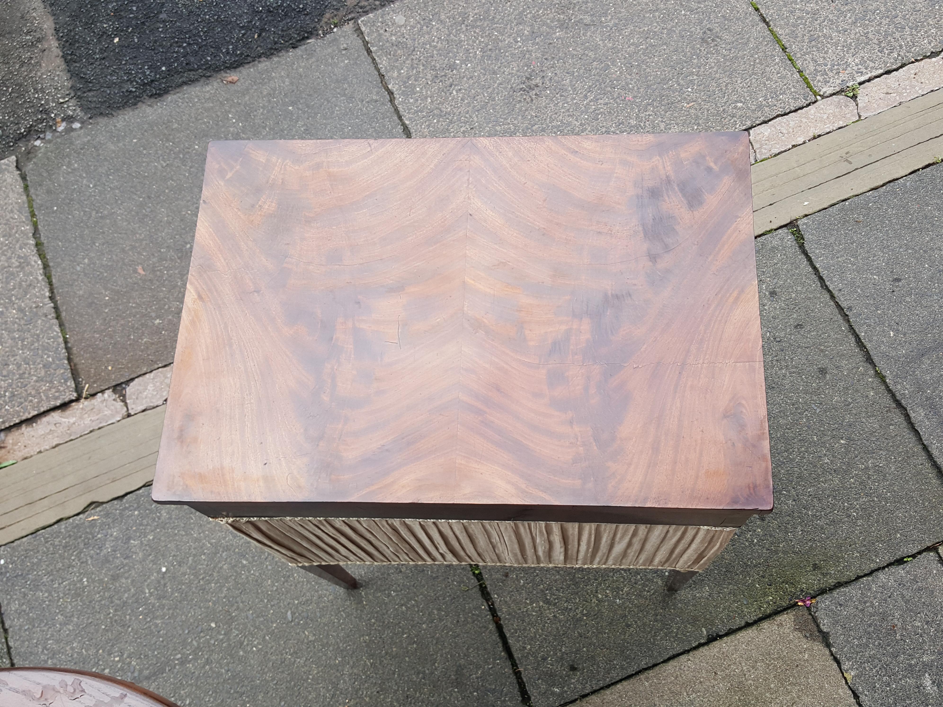 Mid Victorian Flame Mahogany Work Table In Good Condition In Altrincham, Cheshire