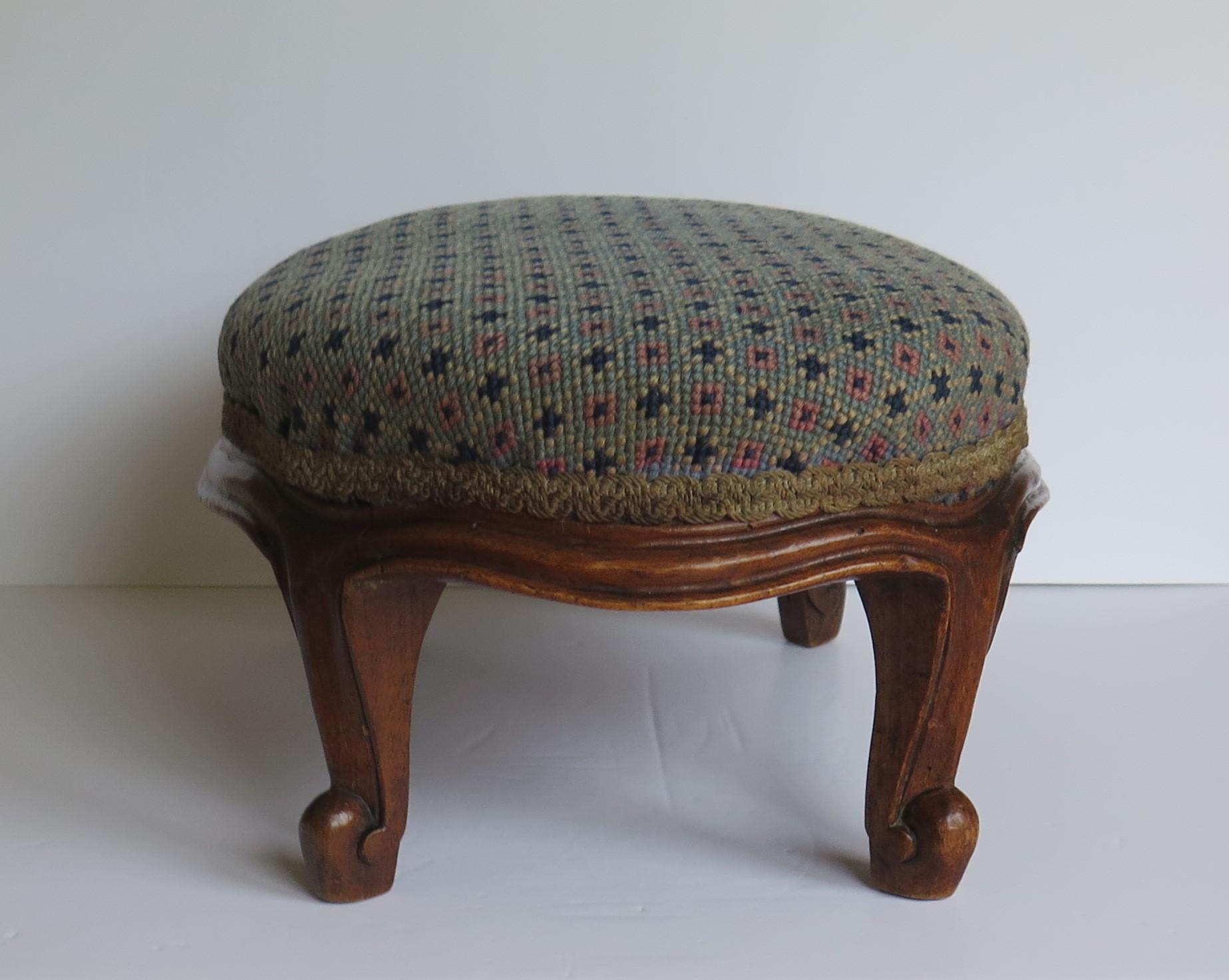 Mid Victorian Footstool Oval Mahogany with Tapestry Style Woven Top, circa 1850 3
