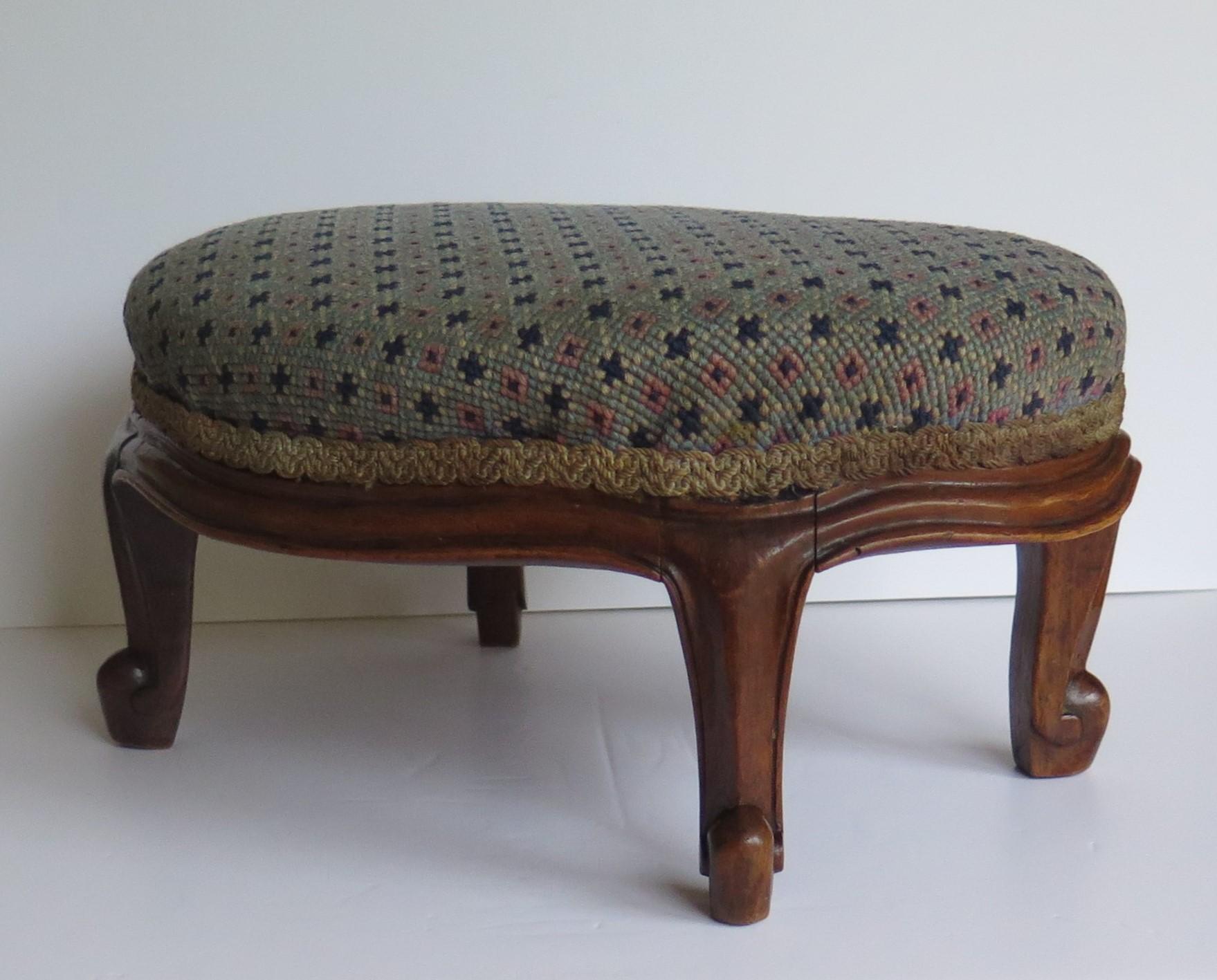 Mid Victorian Footstool Oval Mahogany with Tapestry Style Woven Top, circa 1850 4