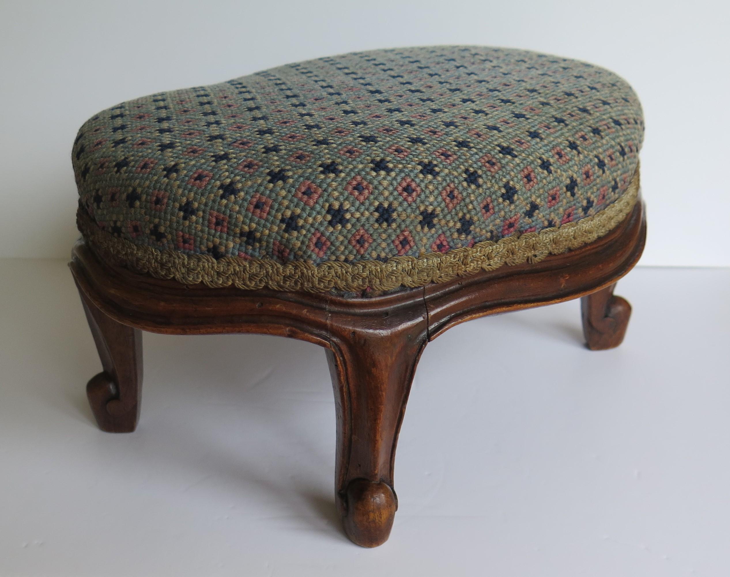 Mid Victorian Footstool Oval Mahogany with Tapestry Style Woven Top, circa 1850 7