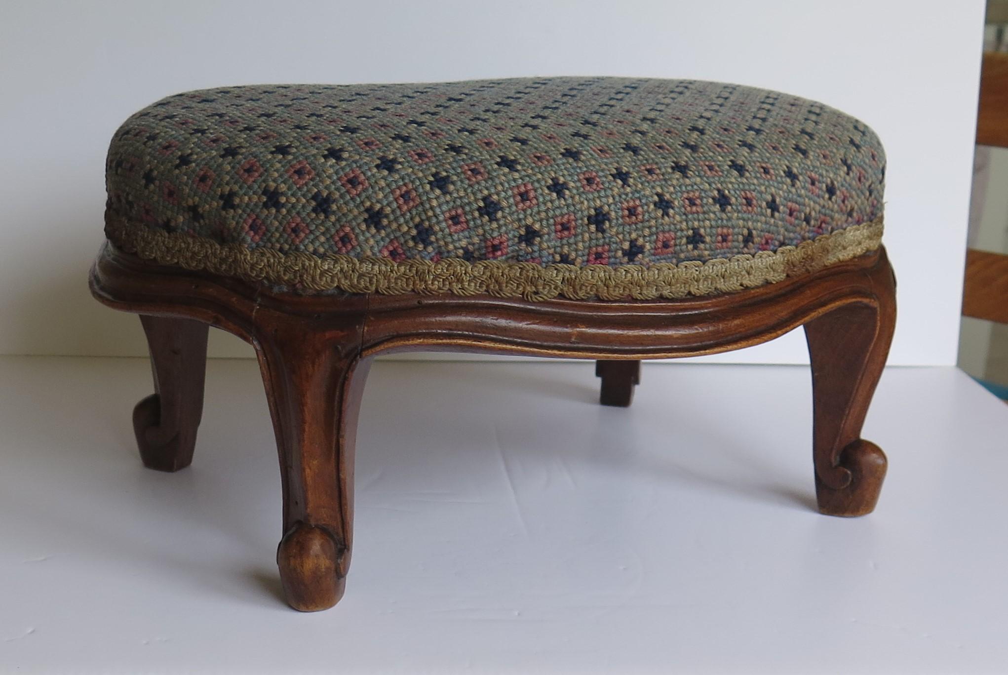 Mid Victorian Footstool Oval Mahogany with Tapestry Style Woven Top, circa 1850 2