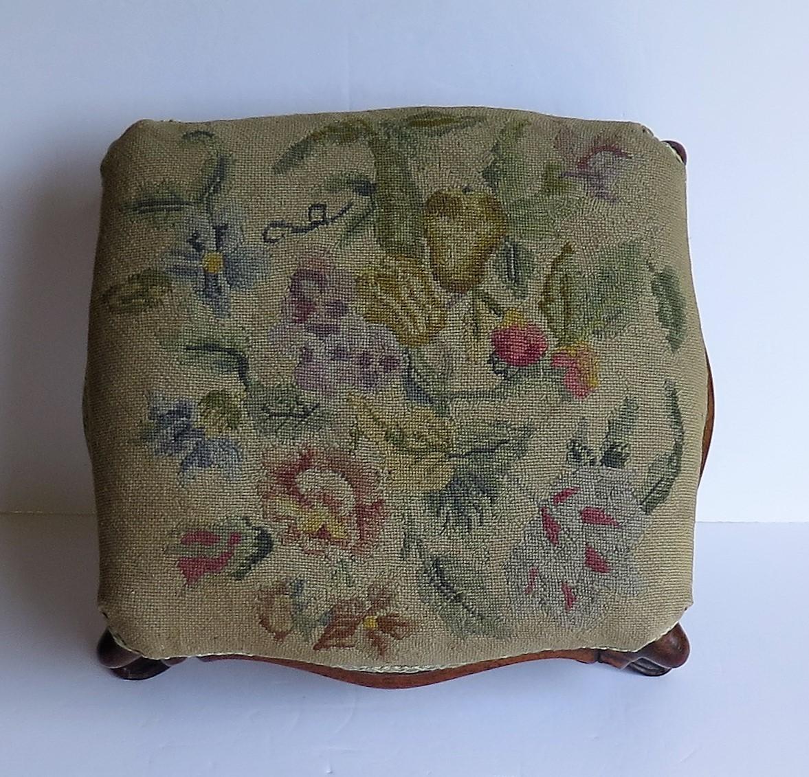 Mid-Victorian walnut Footstool Cabriole Legs & woven Tapestry Top, circa 1850 1