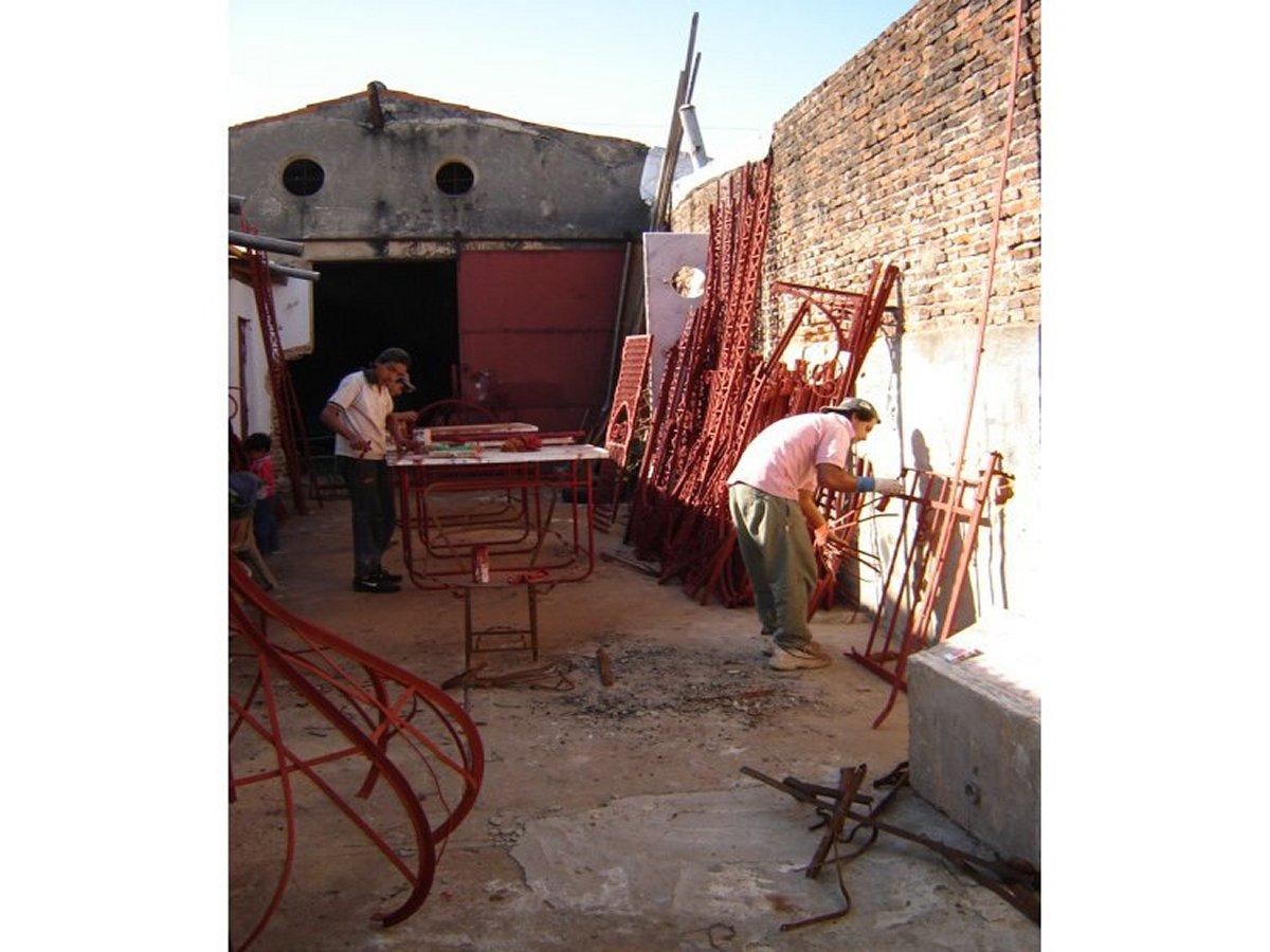 Pergola moresca in ferro battuto e ghisa di epoca medio-vittoriana o struttura decorativa per il giardino in vendita 10
