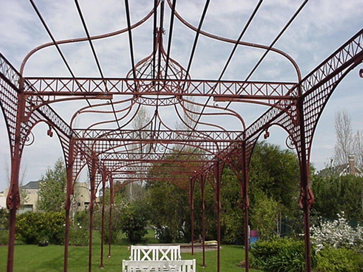 European Mid-Victorian Moorish Wrought & Cast Iron Pergola or Decorative Garden Structure For Sale