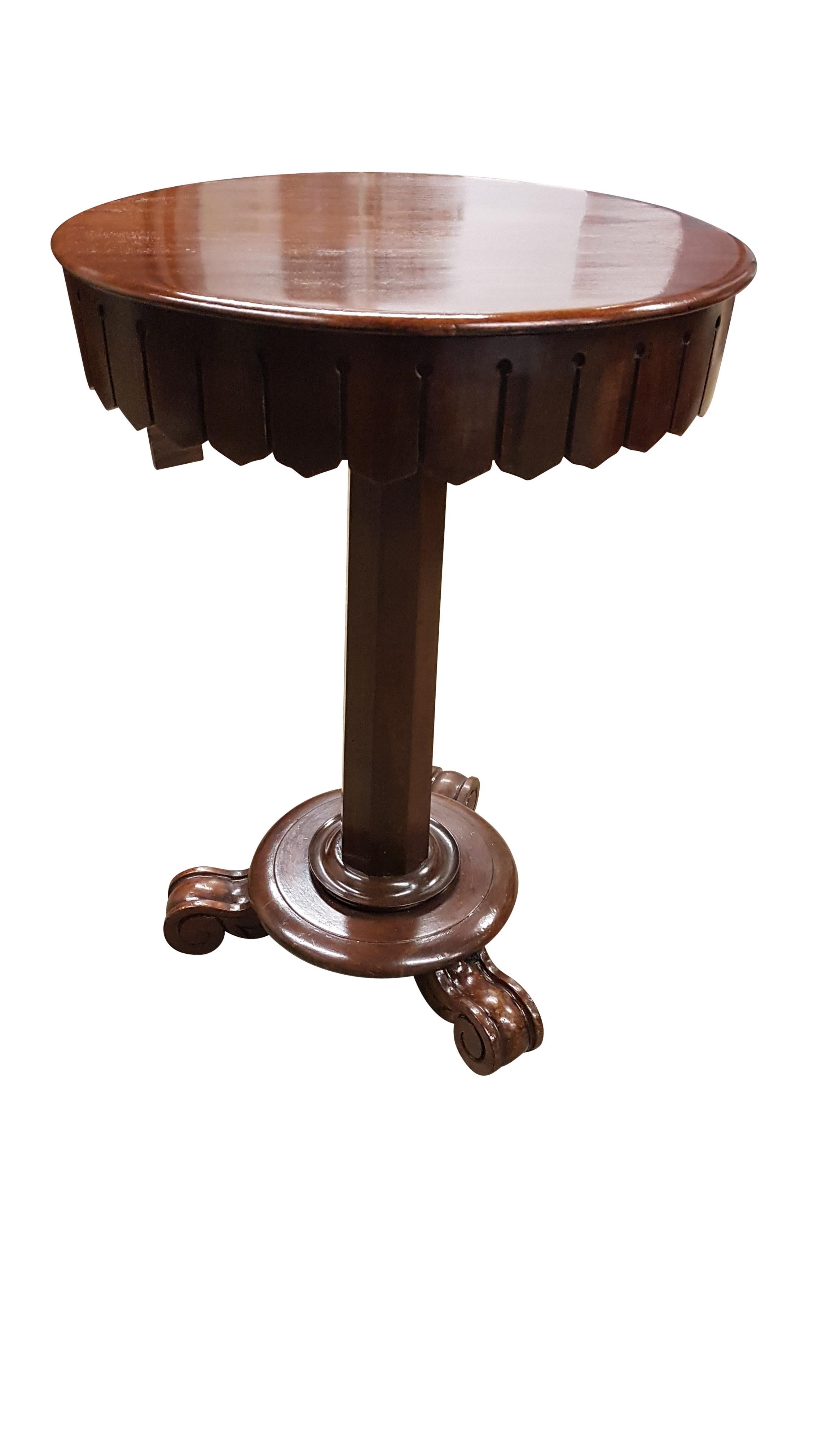 Mid Victorian Rise and Fall Table in Mahogany For Sale 1