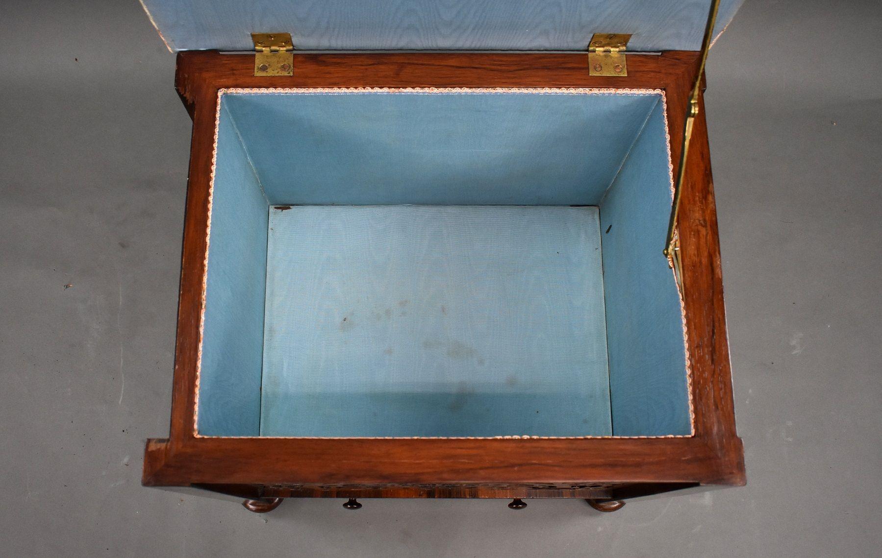 Fine XIX secolo Ottomana in palissandro di epoca medio-vittoriana in vendita