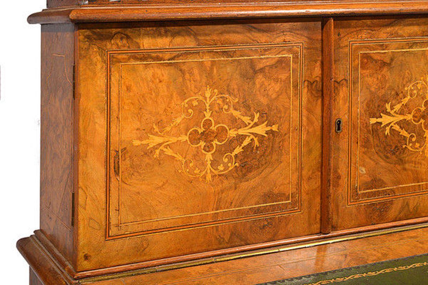 Mid-Victorian Walnut and Satinwood Inlaid Davenport im Zustand „Gut“ im Angebot in Hemel Hempstead, Hertfordshire