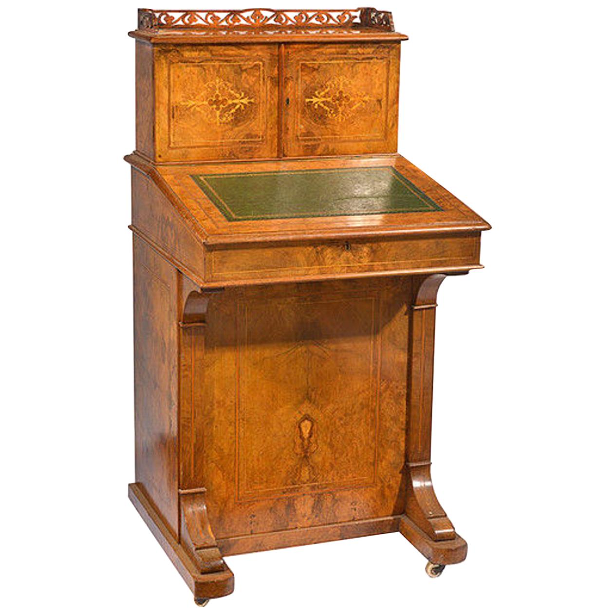 Mid-Victorian Walnut and Satinwood Inlaid Davenport im Angebot