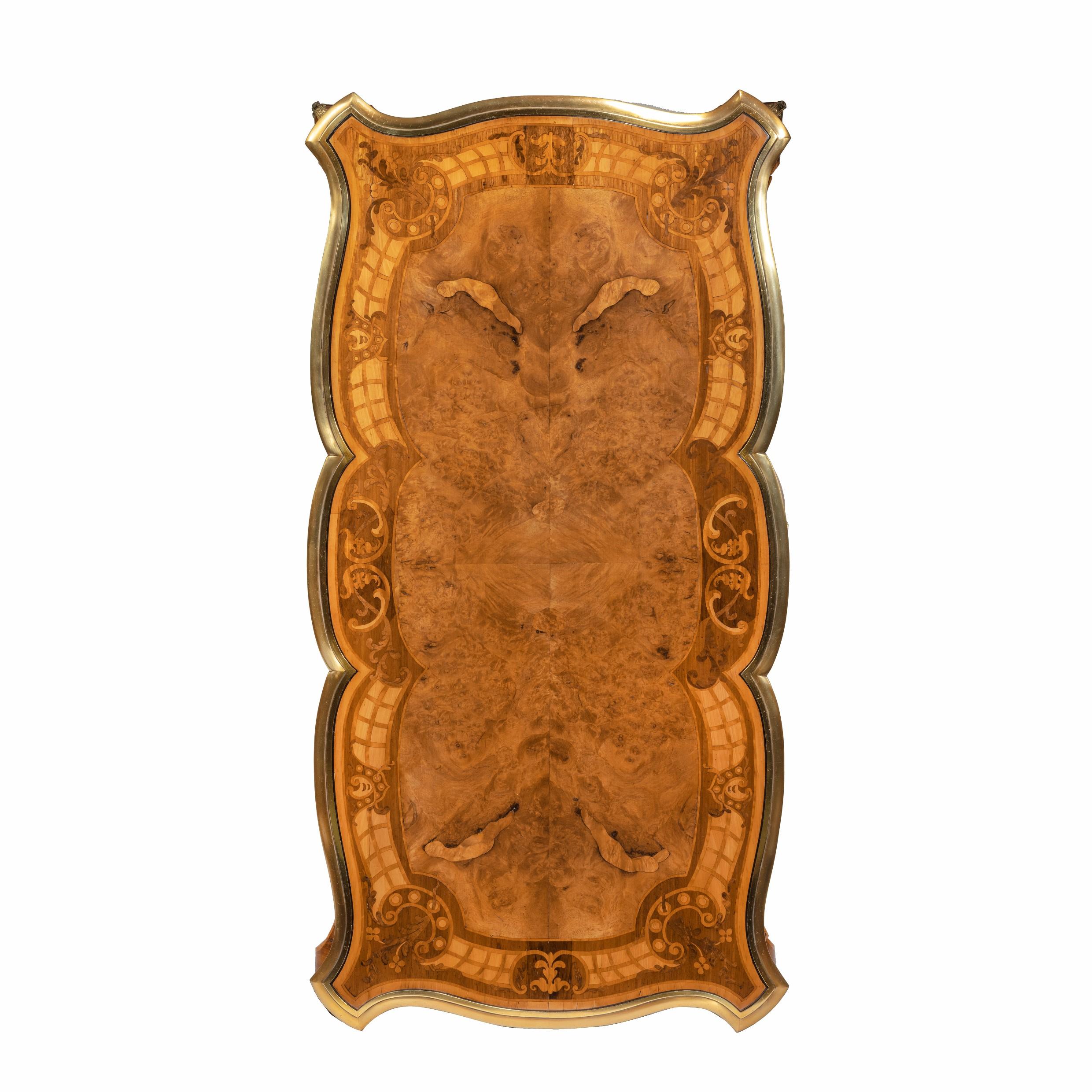 Walnussholz-Bürosteller aus der Mitte des Viktorianischen Zeitalters im Angebot 10