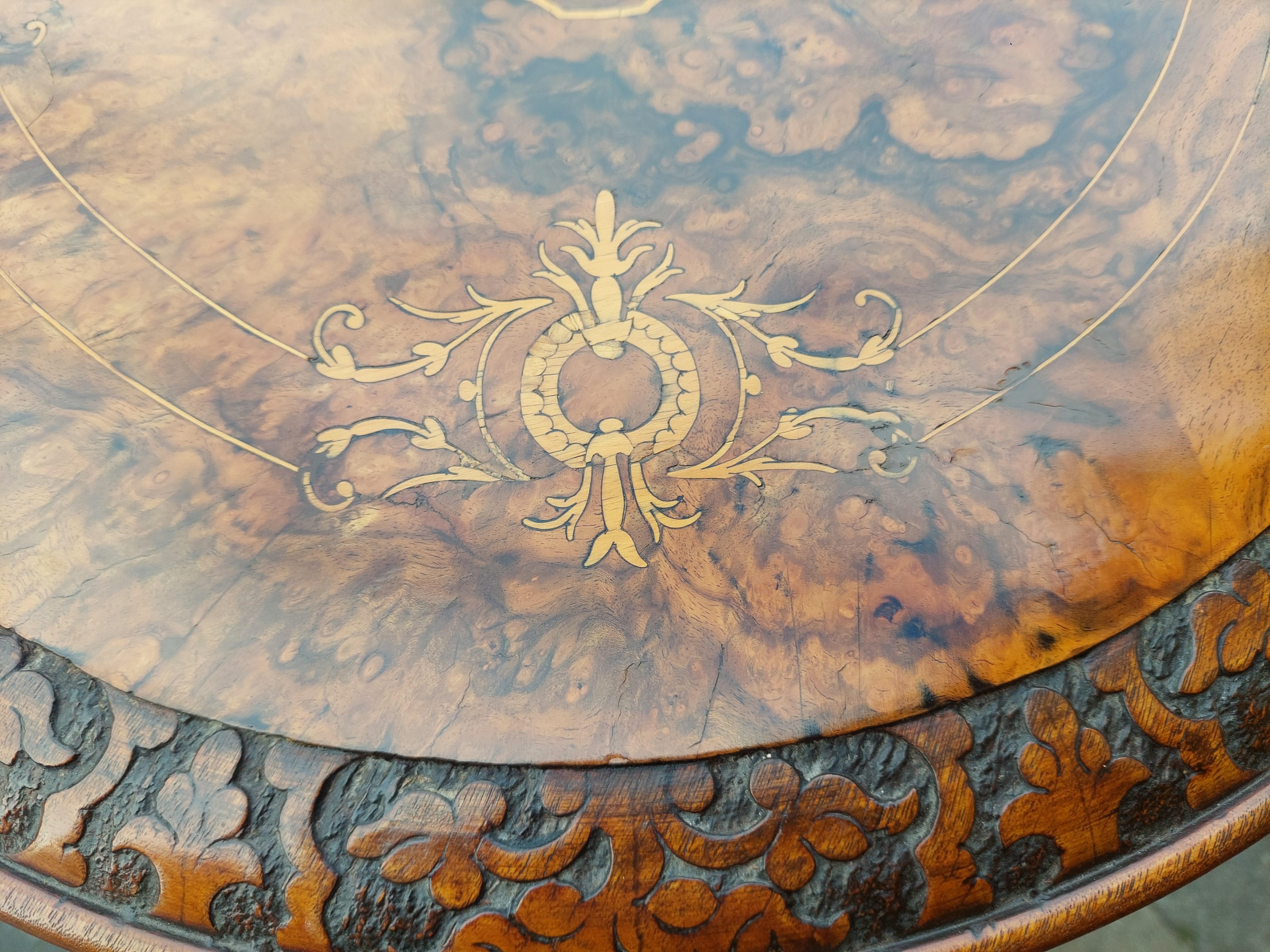 Mid Victorian Walnut Candle Stand Occasional Table In Good Condition For Sale In Altrincham, GB