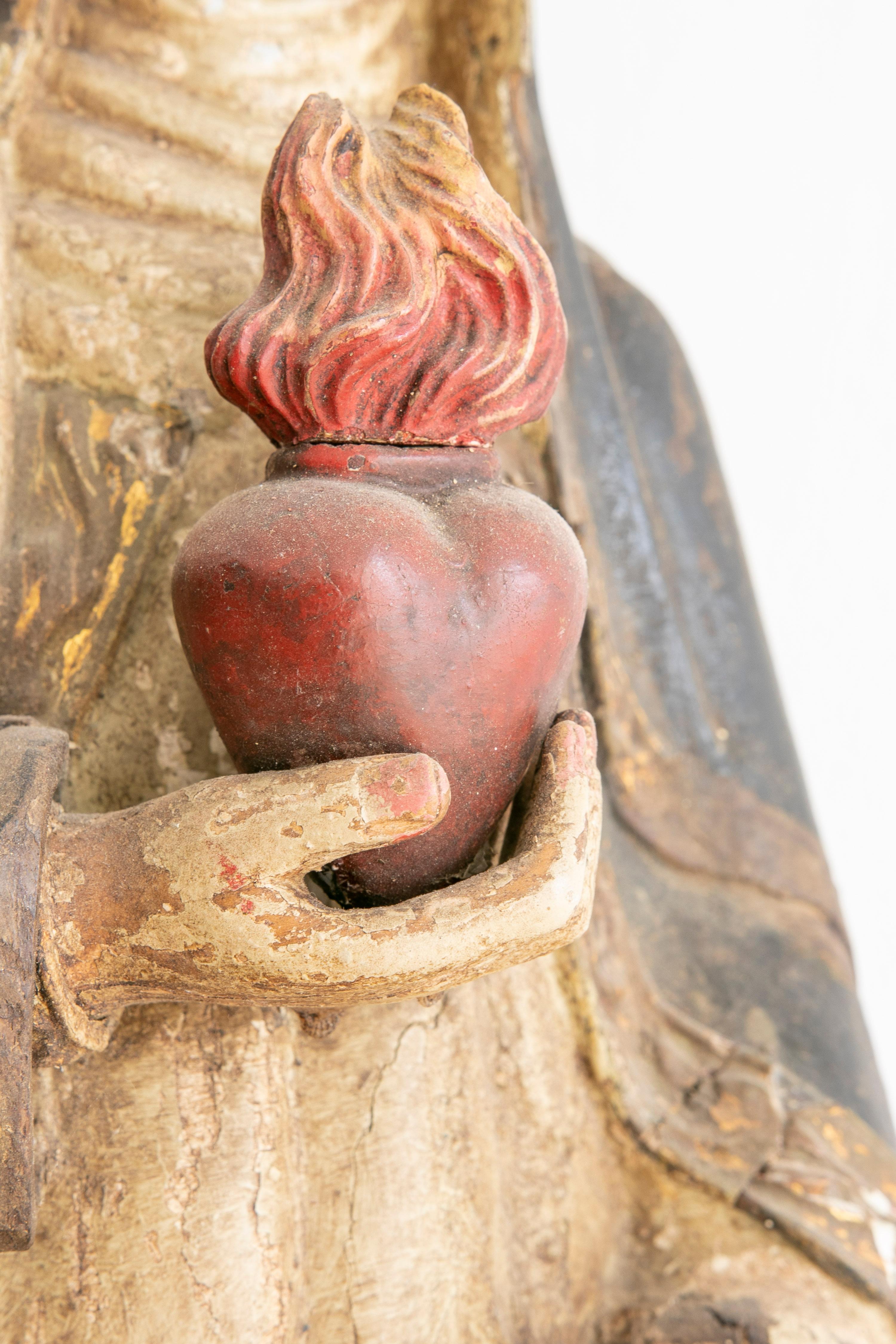 Escultura española de madera pintada de la Virgen María del Sagrado Corazón de mediados del siglo XIX en venta 4