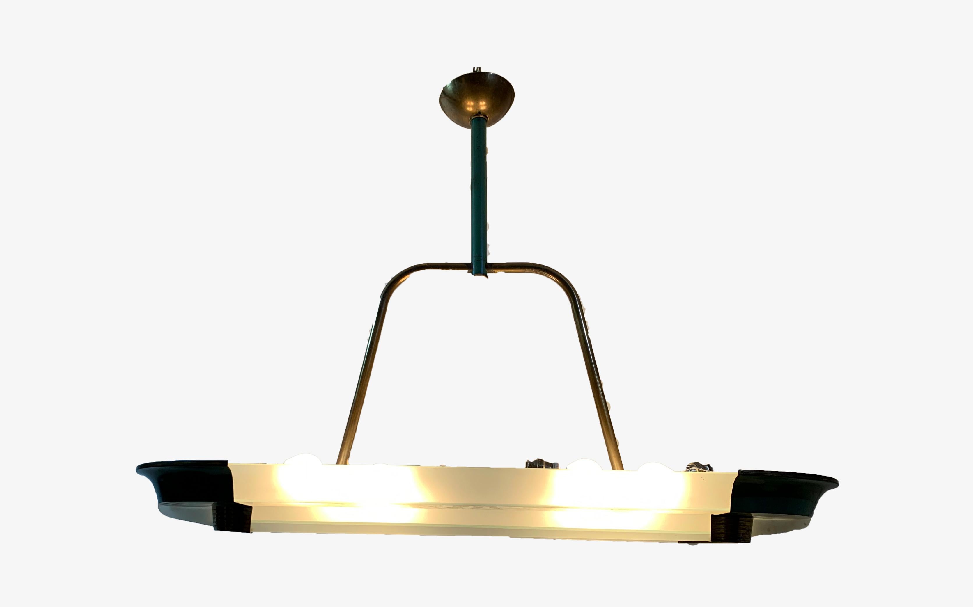 Francese Lampadario ovale Art Deco della metà del 20° secolo con 2 scendiletto - La Brocante D. A. in vendita
