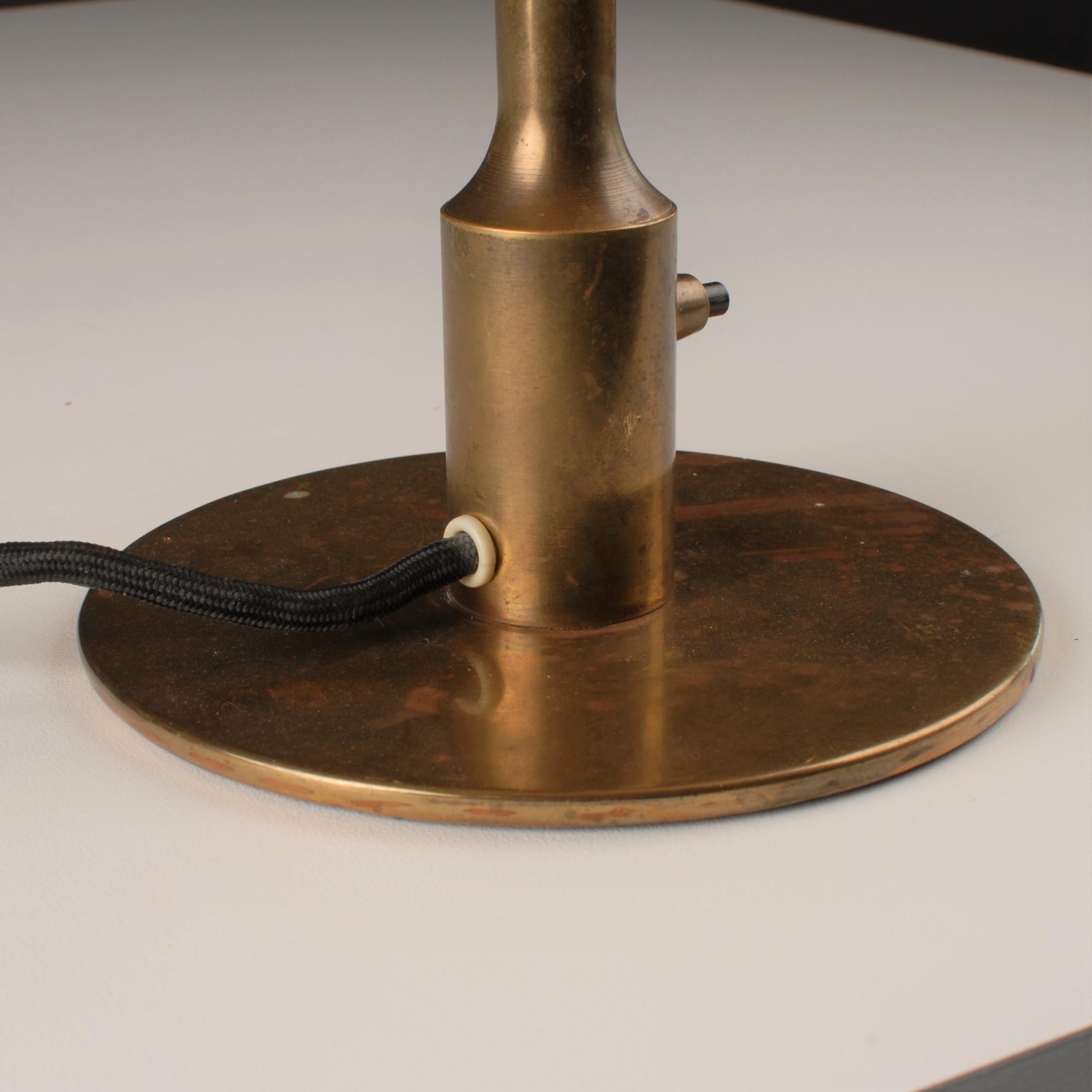 Scandinavian Modern Mid Century Niels Rasmussen Thykier Table Lamp Brass Paper In Good Condition In Oslo, NO