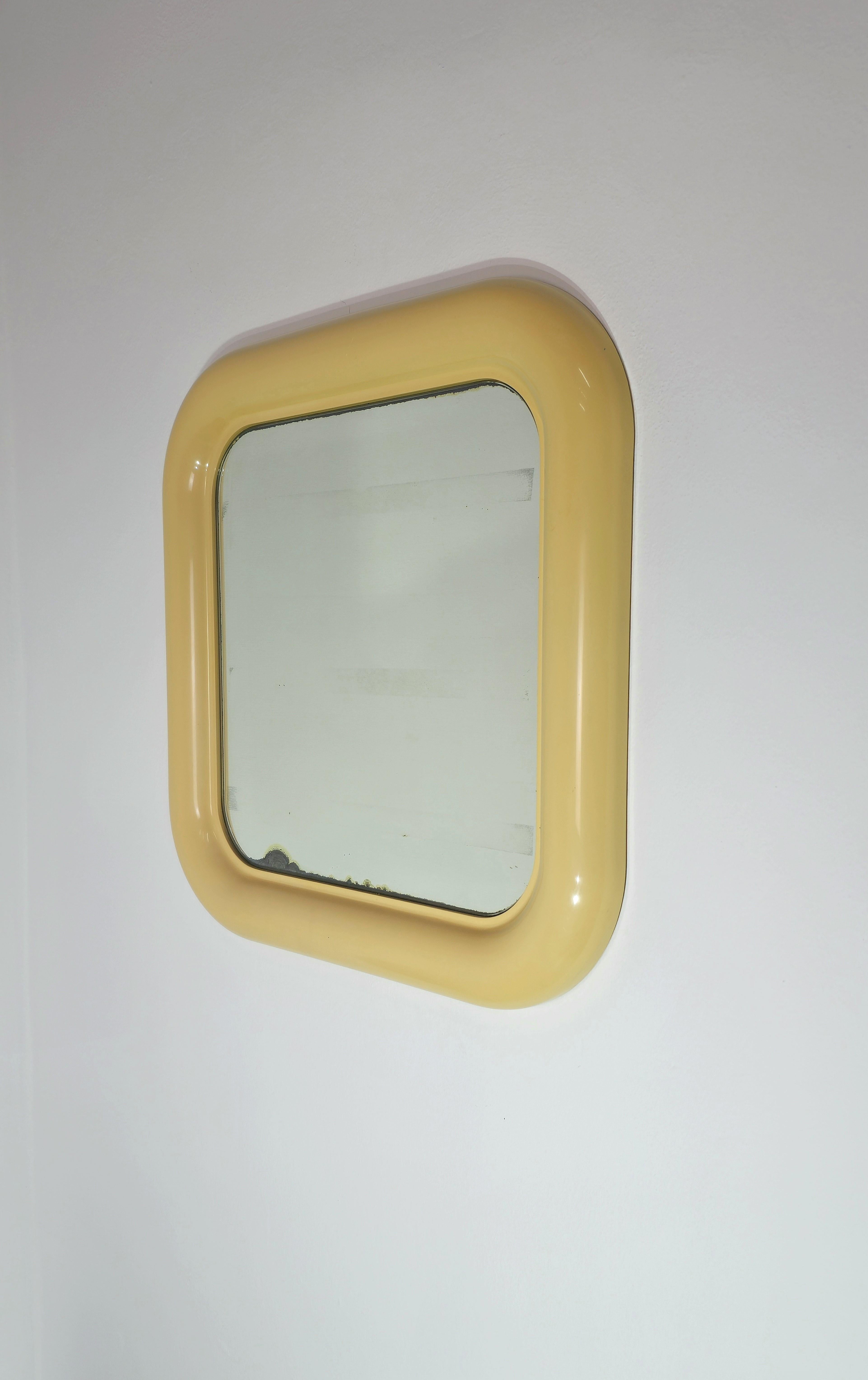 MidCenturi Artemide Mod Delfo Espejo de Sergio Mazza en Plástico Diseño Italia años 60 en venta 3