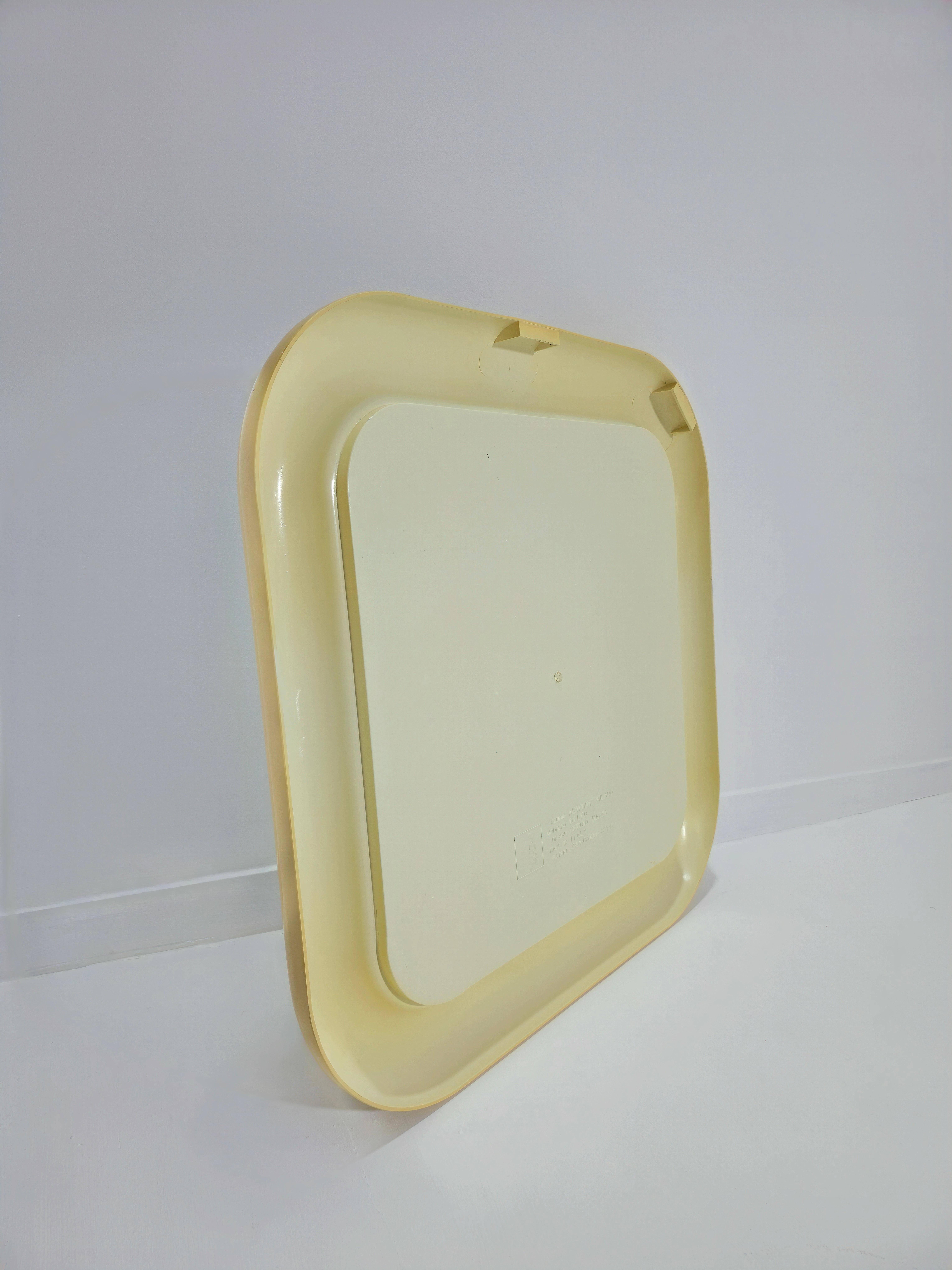 MidCenturi Artemide Mod Delfo Espejo de Sergio Mazza en Plástico Diseño Italia años 60 en Bueno estado para la venta en Palermo, IT
