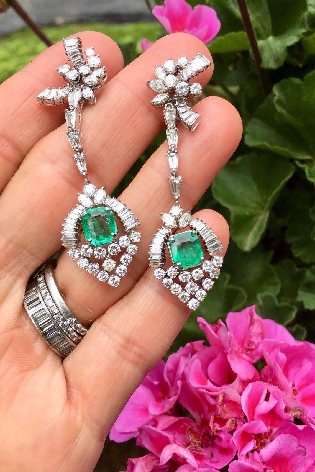 Baguette Cut Midcentury 14 Karat Gold Estate Pair of 7 Carat VS Diamond Emerald Earrings For Sale