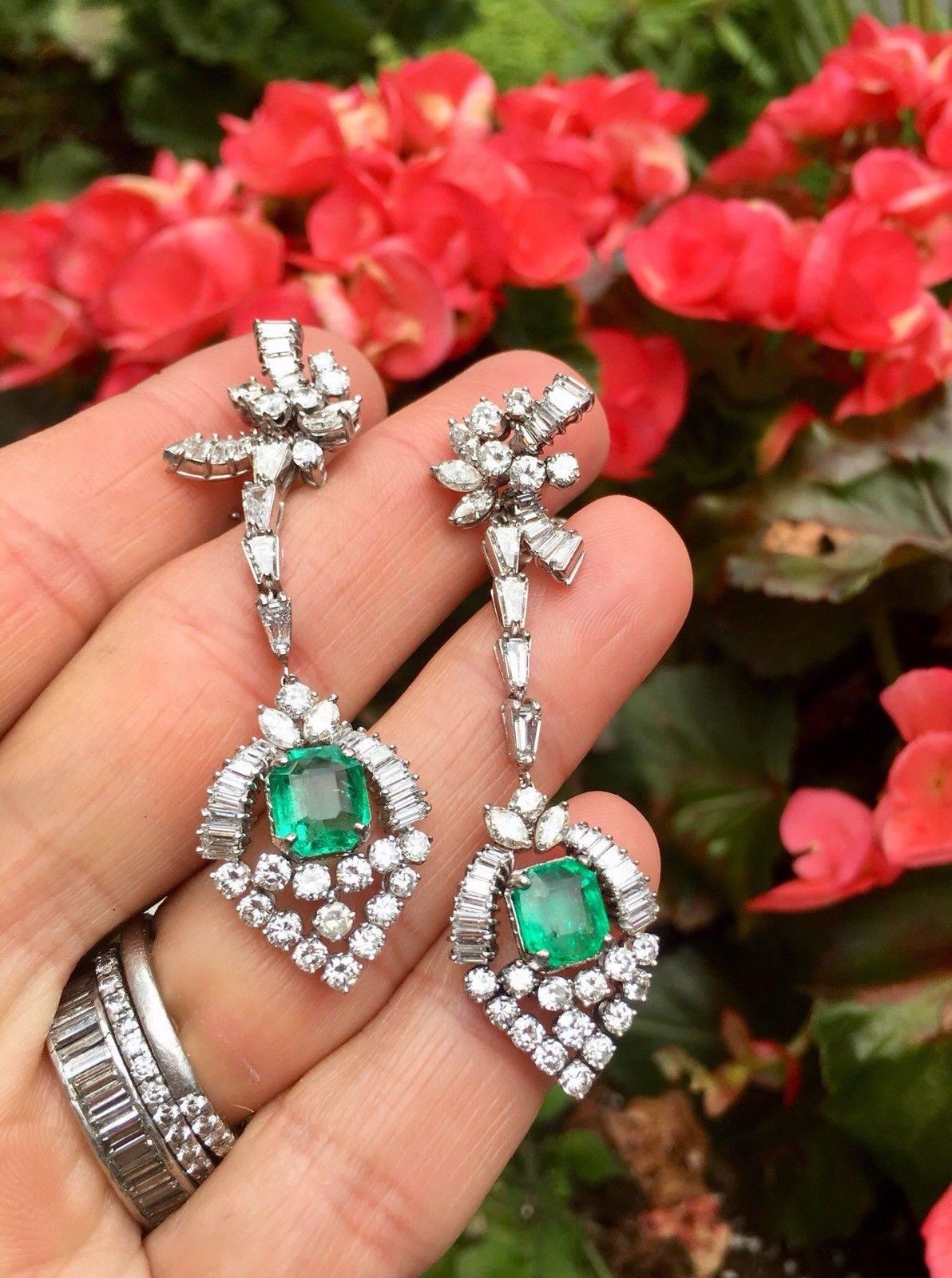Midcentury 14 Karat Gold Estate Pair of 7 Carat VS Diamond Emerald Earrings In Excellent Condition For Sale In Shaker Heights, OH