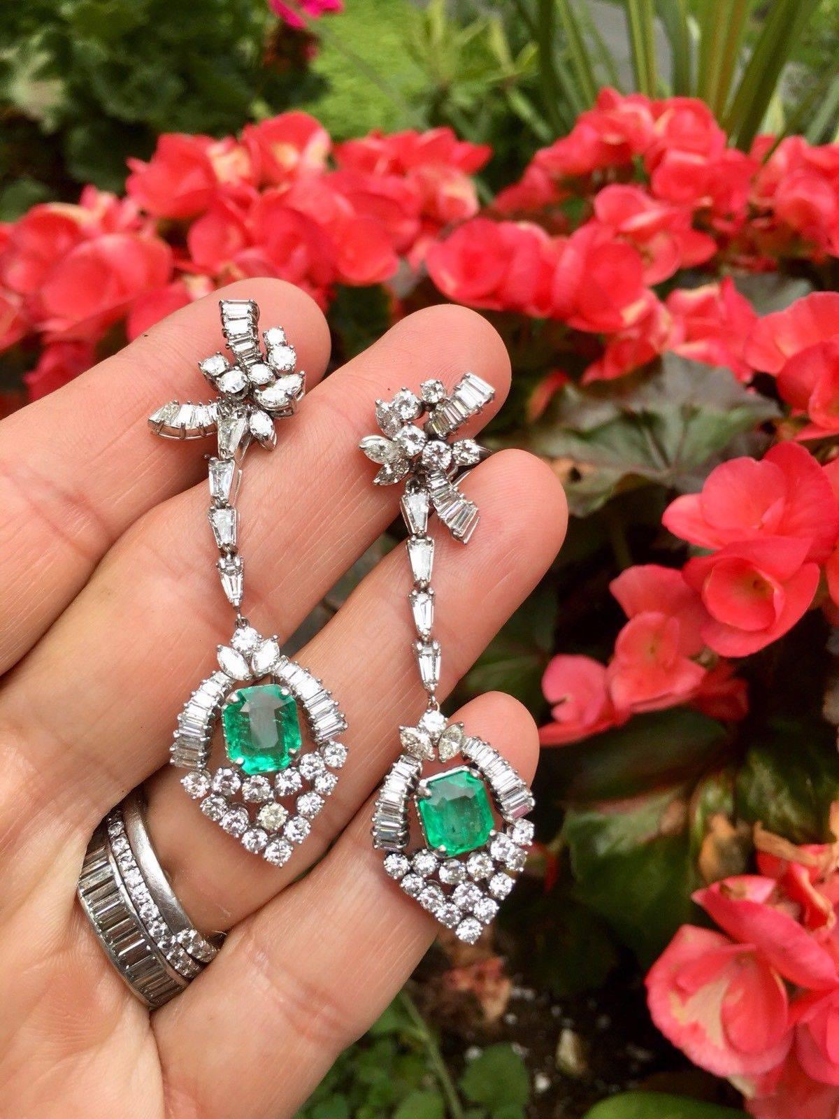 Midcentury 14 Karat Gold Estate Pair of 7 Carat VS Diamond Emerald Earrings For Sale 3