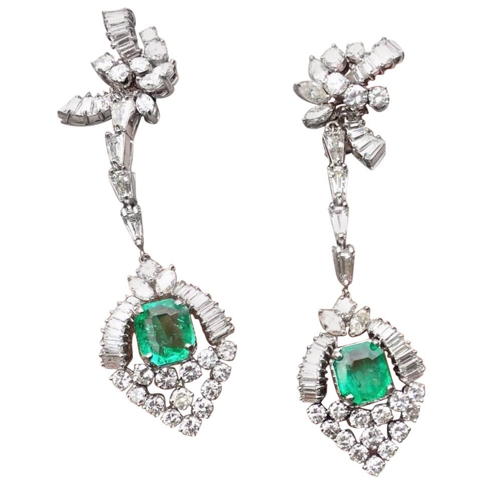 Midcentury 14 Karat Gold Estate Pair of 7 Carat VS Diamond Emerald Earrings For Sale