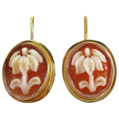 Midcentury 14 Karat Yellow Gold Shell Cameo Flower Dangle Earrings