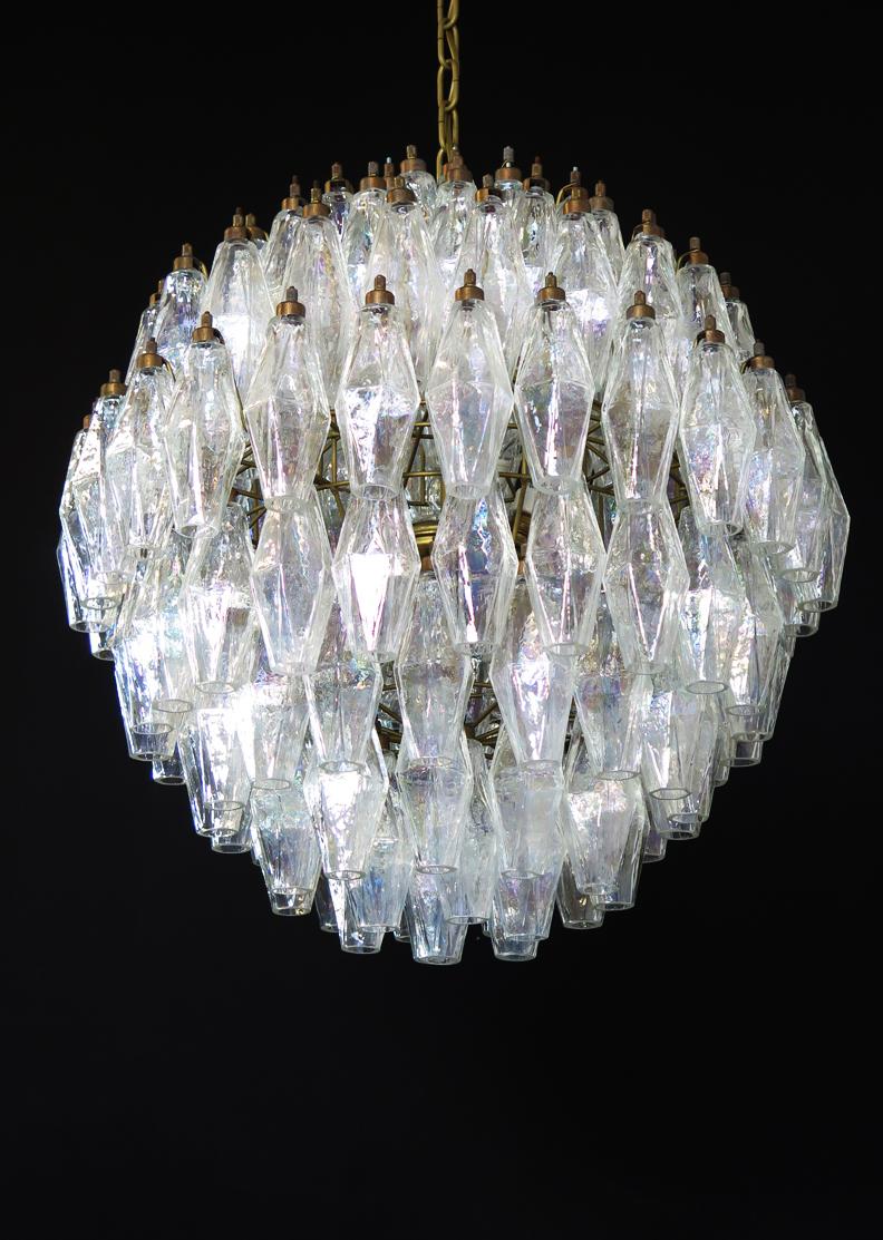 Elegant Italian pendant light made from 140 iridescent Murano glasses 