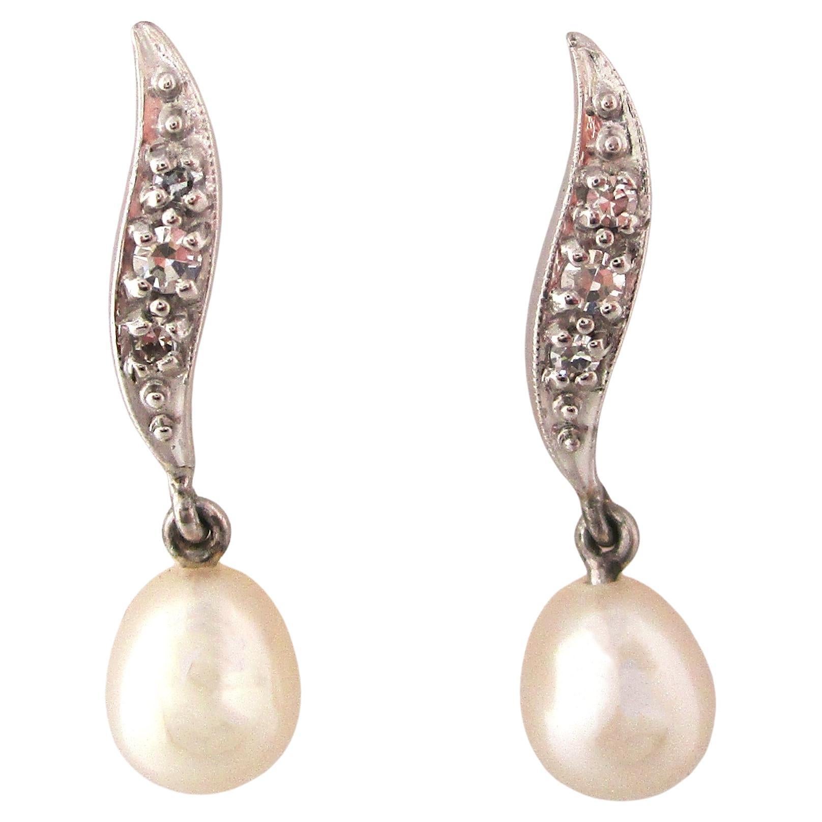 Boucles d'oreilles en goutte articulées en or blanc 14 carats avec diamants et perles, milieu du siècle dernier