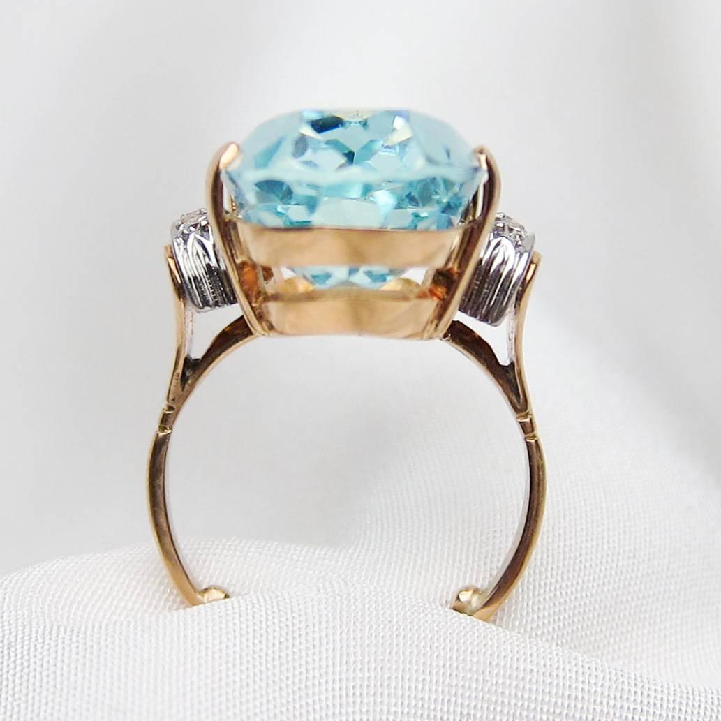 Midcentury 15.30 Carat Aquamarine and Diamond 18 Karat Gold Cocktail Ring In Excellent Condition For Sale In Seattle, WA