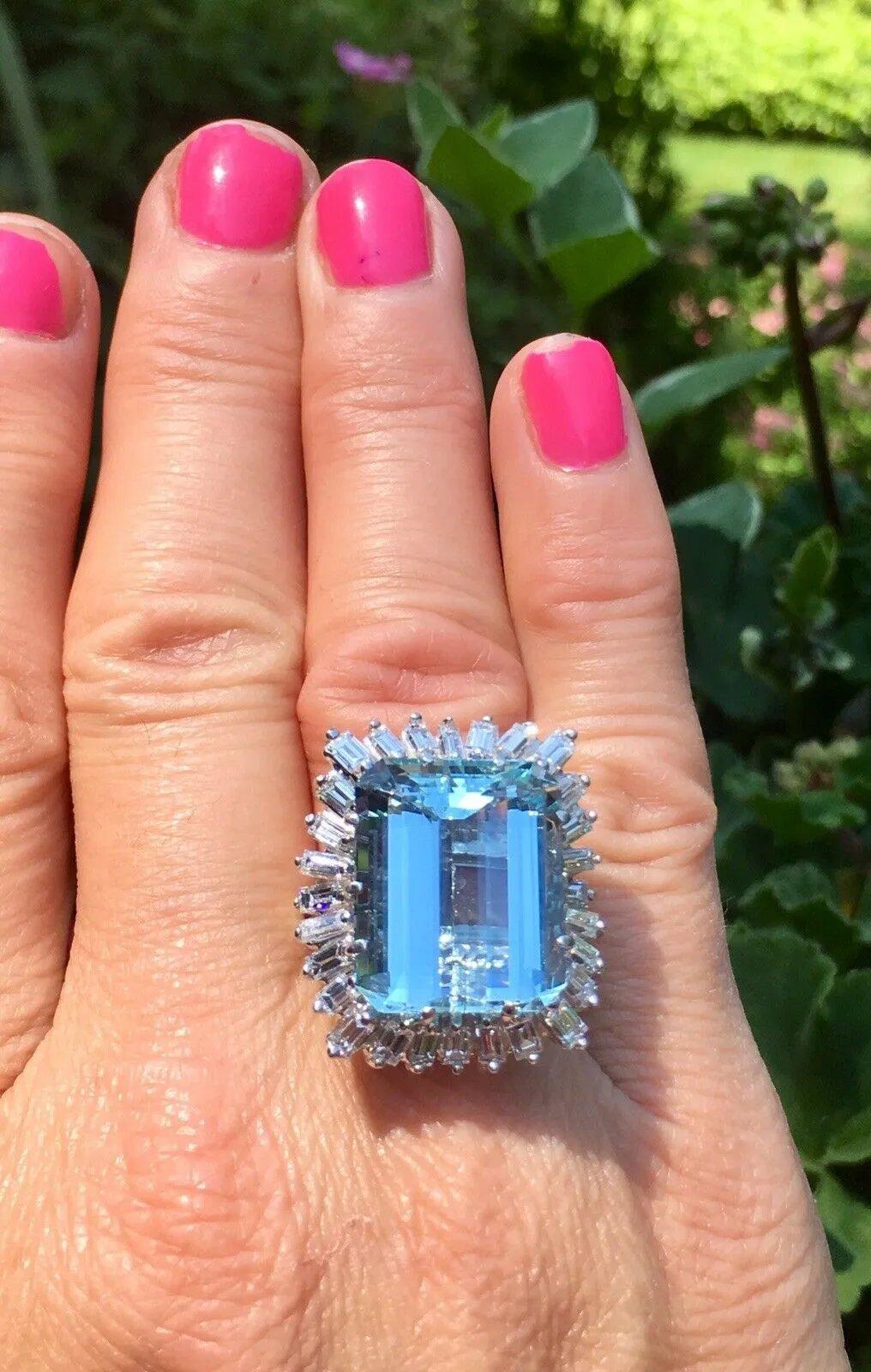 Midcentury 19 Carat VVS Aquamarine Diamond Baguette Ballerina Cocktail Ring In Excellent Condition For Sale In Shaker Heights, OH