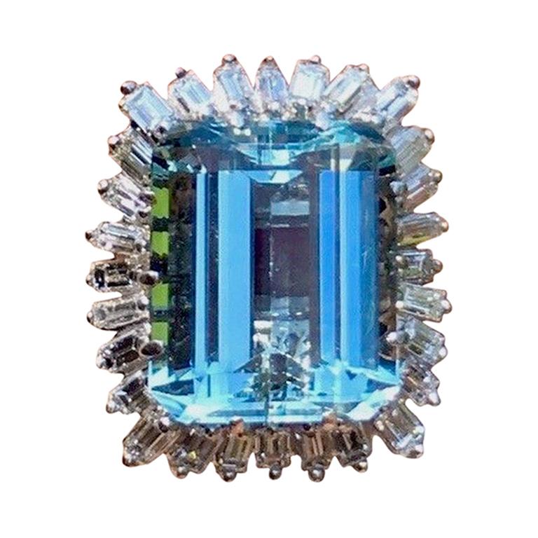 Midcentury 19 Carat VVS Aquamarine Diamond Baguette Ballerina Cocktail Ring For Sale