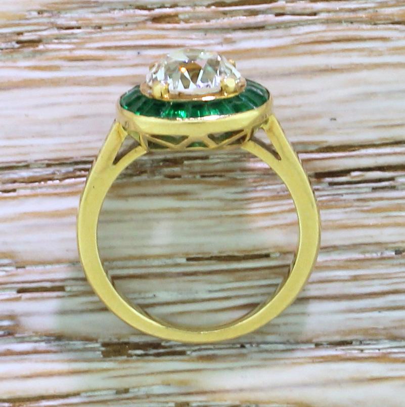 Women's or Men's Midcentury 1.91 Carat Old Cut Diamond and Emerald 18 Karat Gold Halo Ring