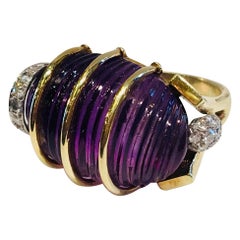 Retro Midcentury 19.5 Carat Carved Amethyst Cabochon Diamond Pave Yellow Gold Ring