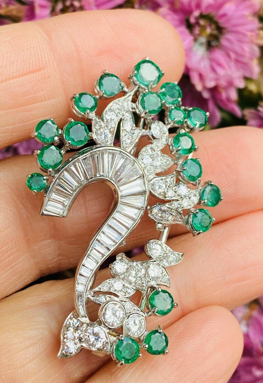 Midcentury 1950s Platinum 3.25 Carat VS Diamond Emerald Pin Brooch For Sale 8