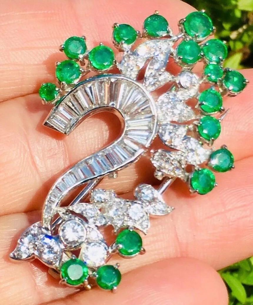 Midcentury 1950s Platinum 3.25 Carat VS Diamond Emerald Pin Brooch For Sale 2