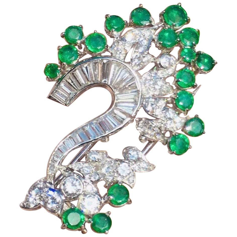 Midcentury 1950s Platinum 3.25 Carat VS Diamond Emerald Pin Brooch For Sale