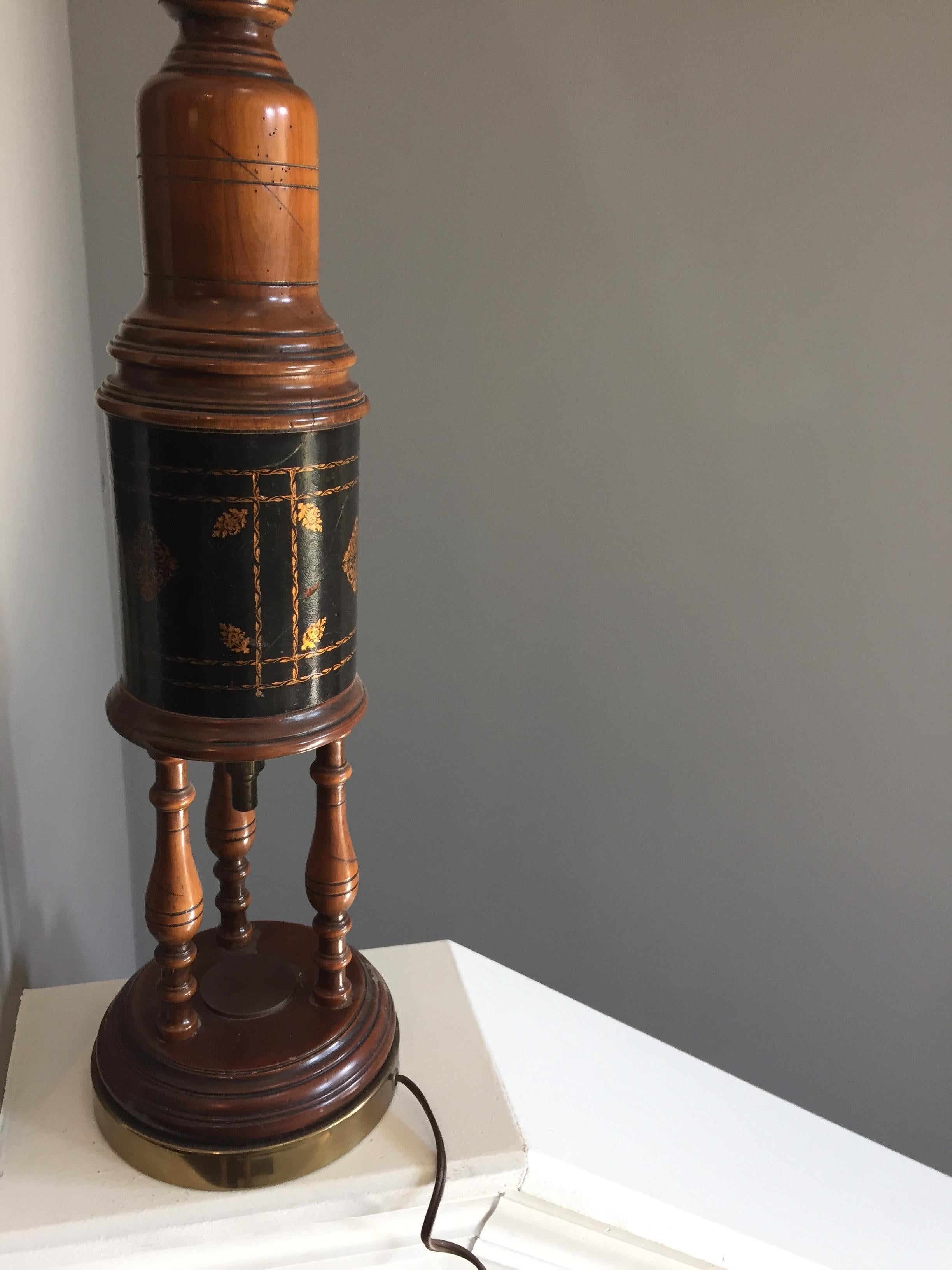 Midcentury 1950s Vintage Wood and Leather Column Table Lamp For Sale 1