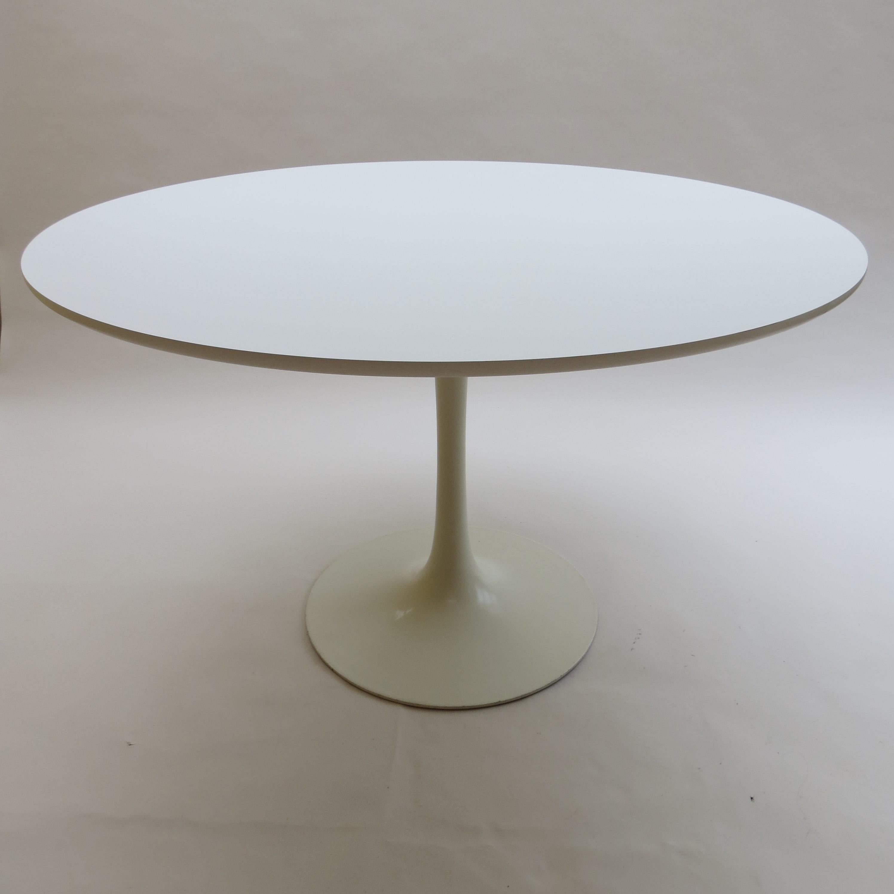 1960s white 6 seater Tulip dining table by Maurice Burke for Arkana UK

White Tulip dining table, manufactured by Arkana, Bath UK and designed by Maurice Burke in the 1960s.

Tulip shaped base made from aluminium retains the original powder coated