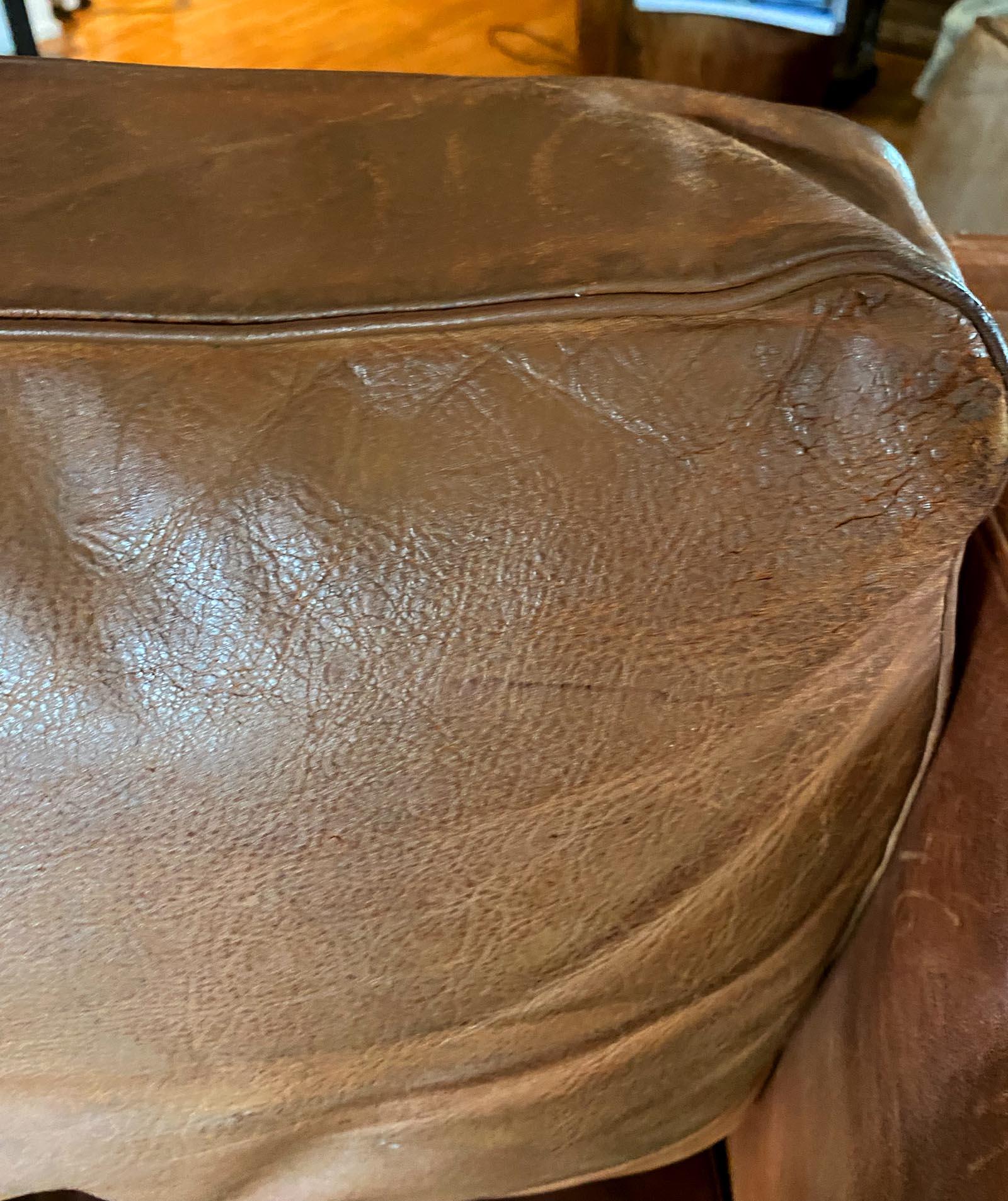 Midcentury 1965 Illum Wikkelsø – Model V11 Three-Seater Leather Sofa - Denmark For Sale 6