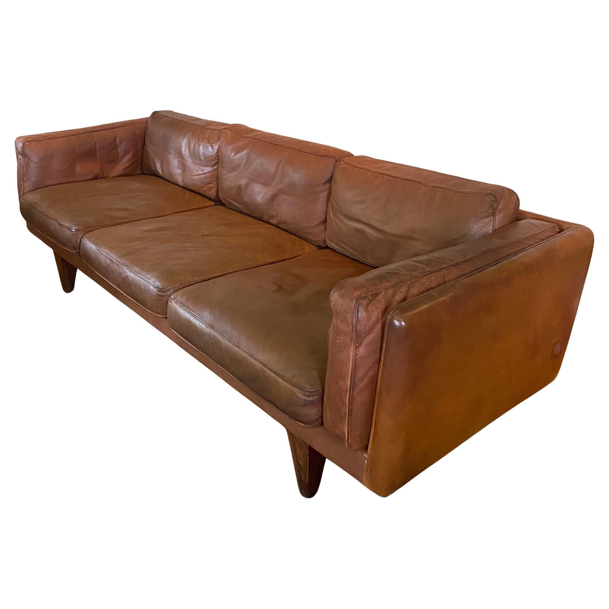 Mid-Century Modern Midcentury 1965 Illum Wikkelsø – Model V11 Three-Seater Leather Sofa - Denmark For Sale