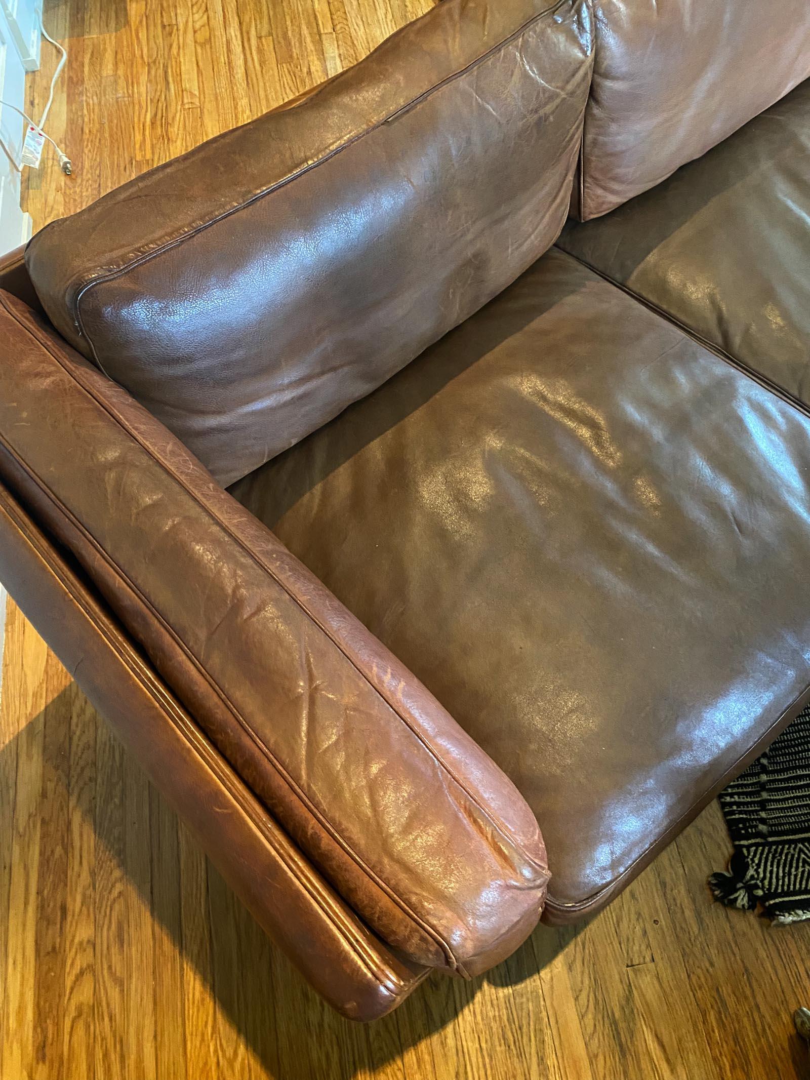Midcentury 1965 Illum Wikkelsø – Model V11 Three-Seater Leather Sofa - Denmark For Sale 3