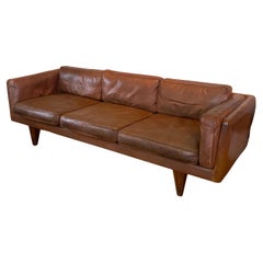 Midcentury 1965 Illum Wikkelsø – Model V11 Three-Seater Leather Sofa - Denmark