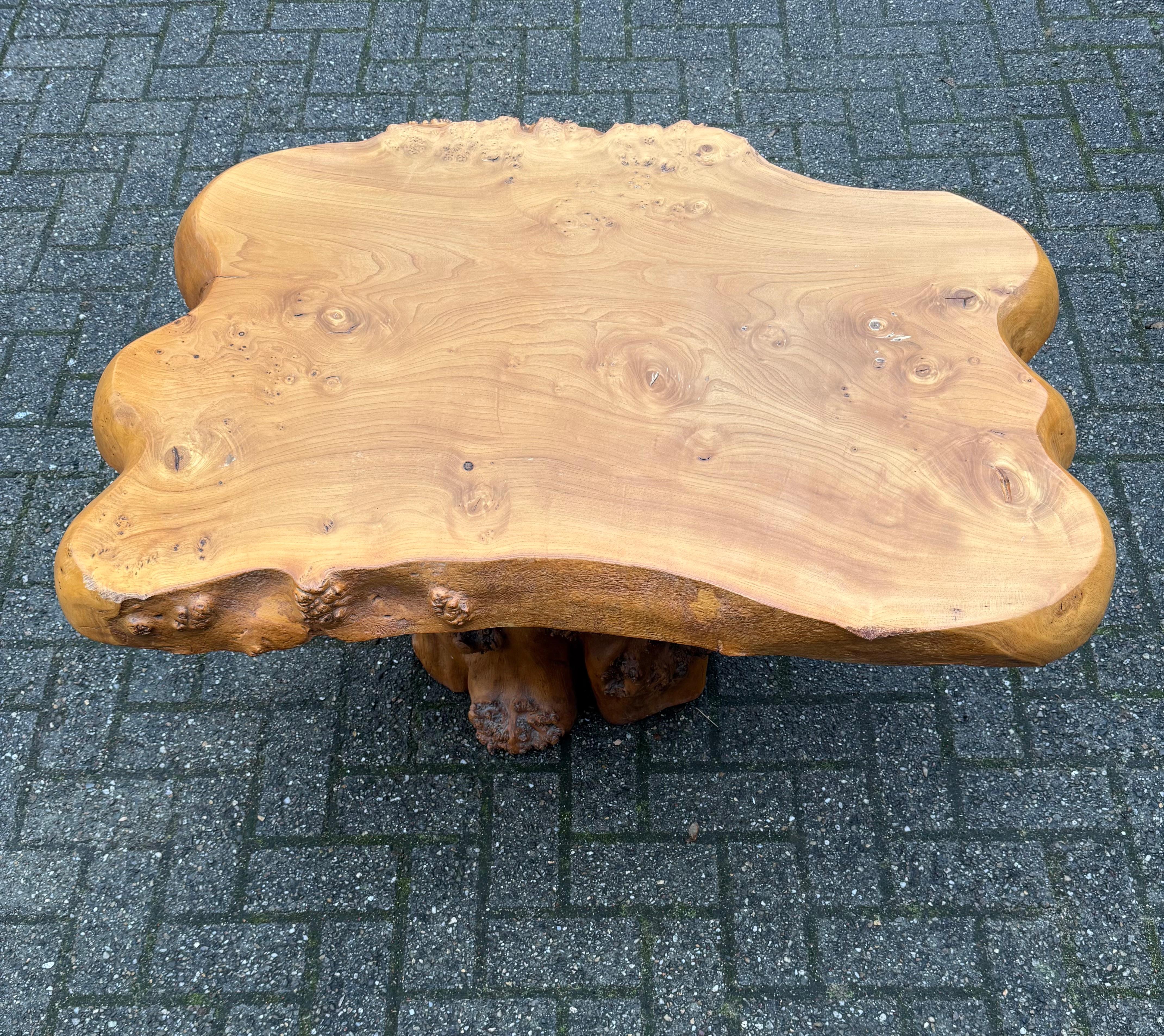 Midcentury, 1970 Organisch stilvoller Baumstamm Couchtisch aus Wurzelholz (Handgefertigt) im Angebot