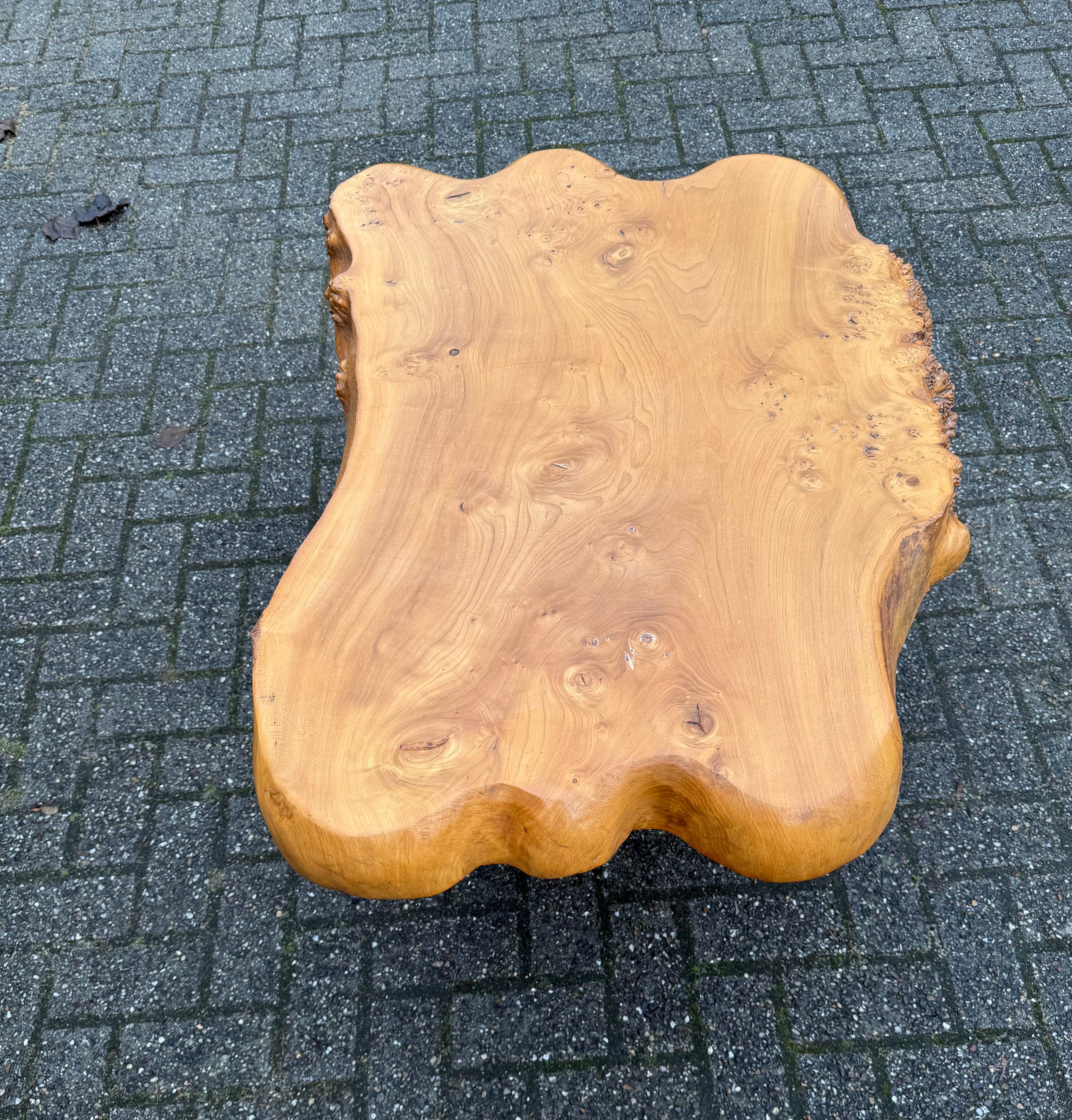 Midcentury, 1970 Organisch stilvoller Baumstamm Couchtisch aus Wurzelholz im Angebot 1